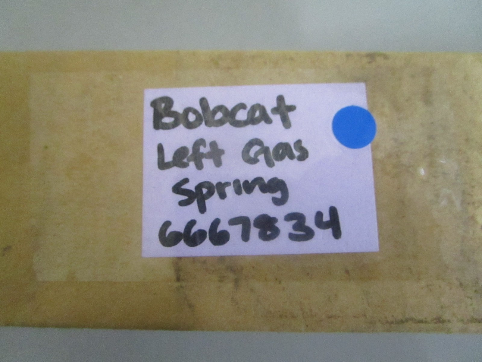 *NEW OEM* 0820 Bobcat Left Gas Spring 6667834