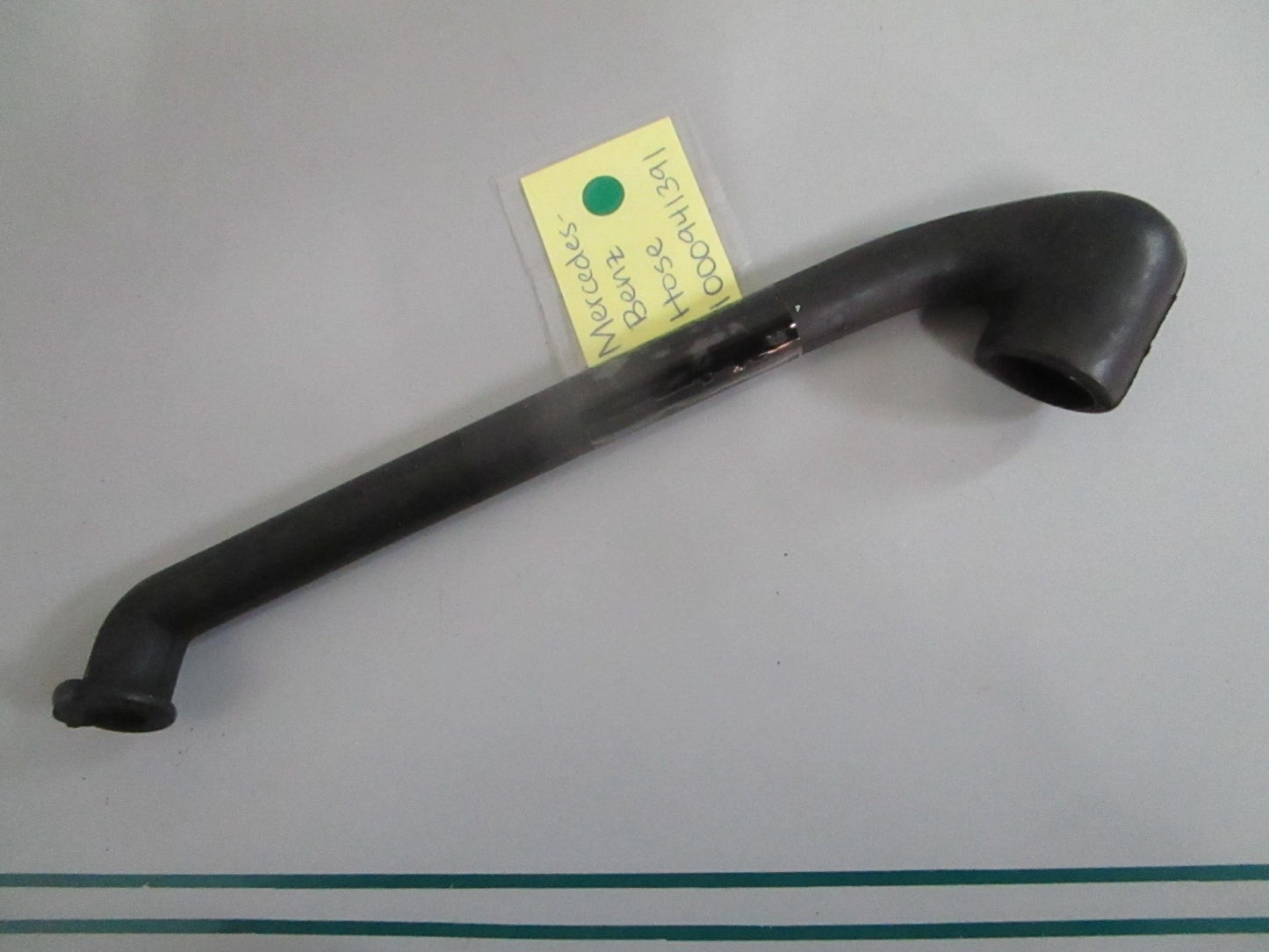 NEW OEM 1000941391 Mercedes-Benz Hose 0820