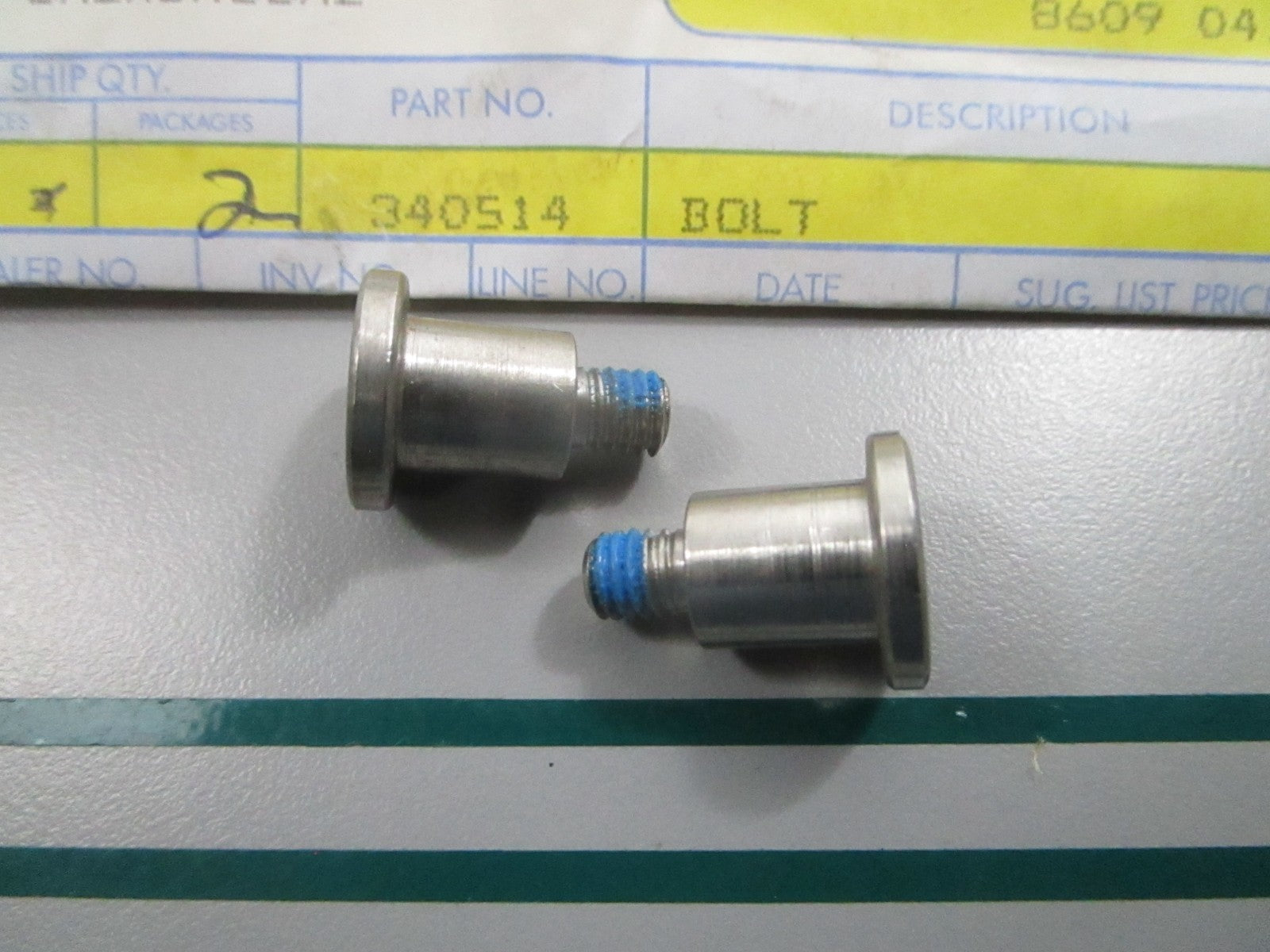 NEW OEM (LOT OF 2) 340514 0340514 OMC Johnson Evinrude Bolt 0810