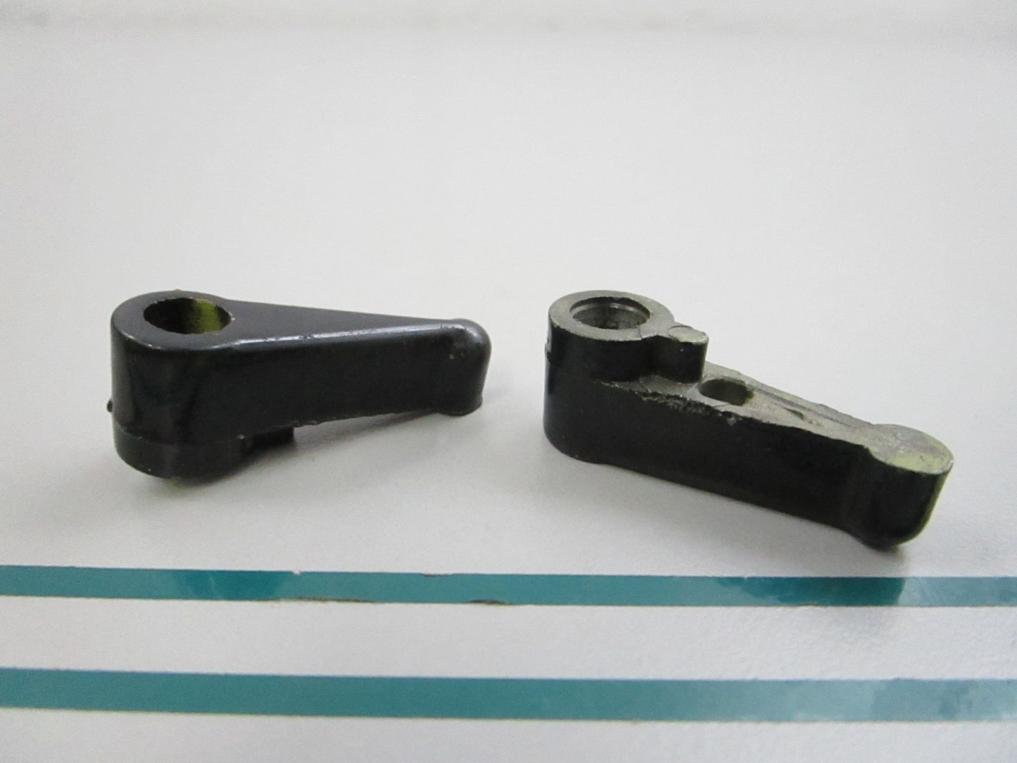 NEW OEM (LOT OF 2) 304360 0304360 OMC Johnson Evinrude Knob 0810