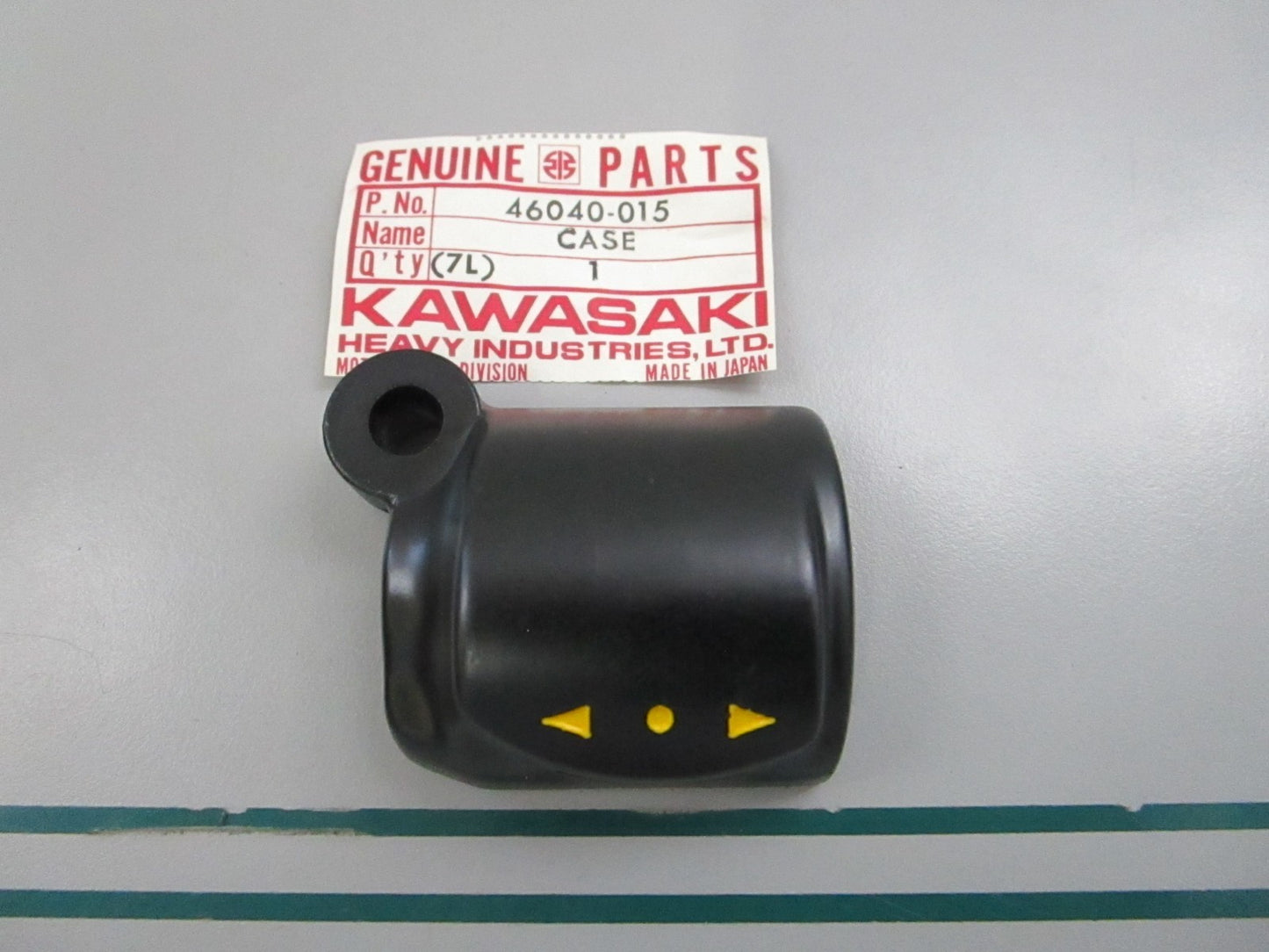 NEW OEM 46040-015 Kawasaki RH Upper Case 0810