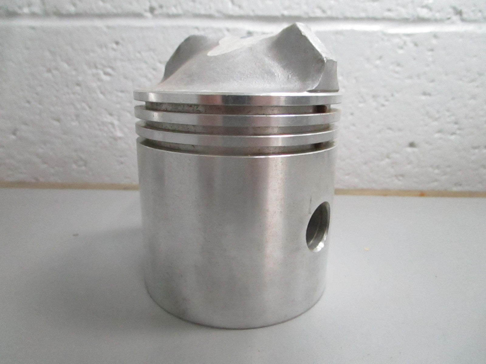 *NEW OEM* 0820 OMC Johnson Evinrude Piston 378910 0378910