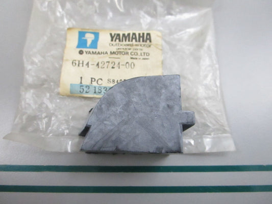 NEW OEM 6H4-42724-00-00 Yamaha Grommet 0810