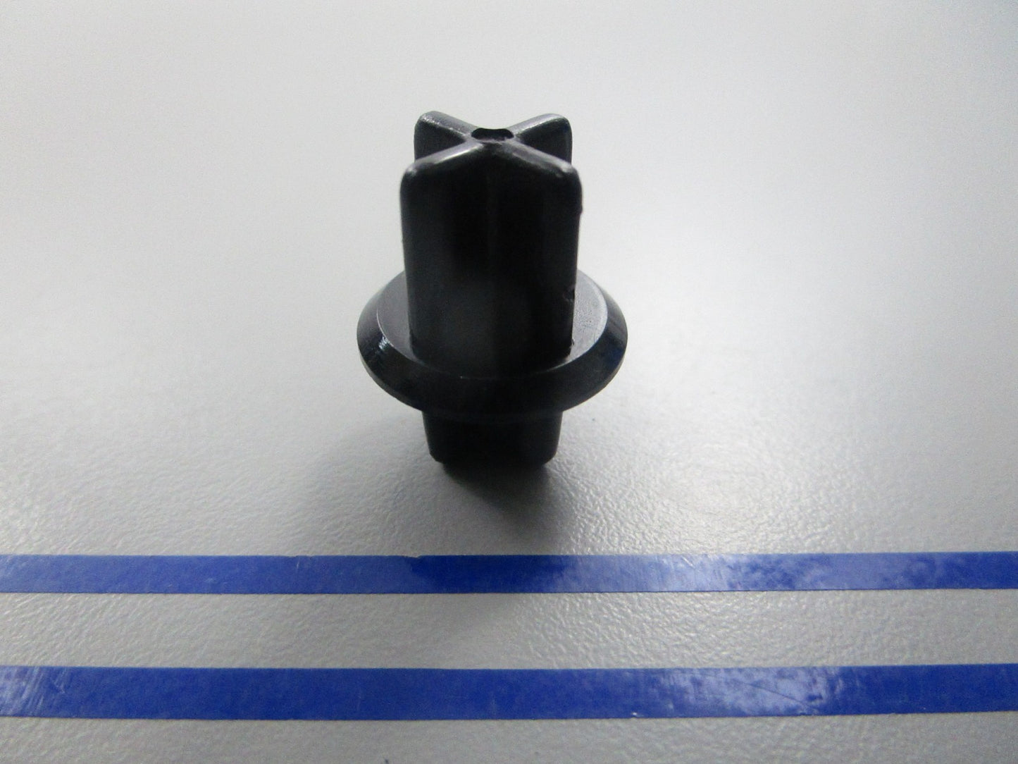 NEW OEM 315625 0315625 OMC Johnson Evinrude Pressure Relief Valve 0810