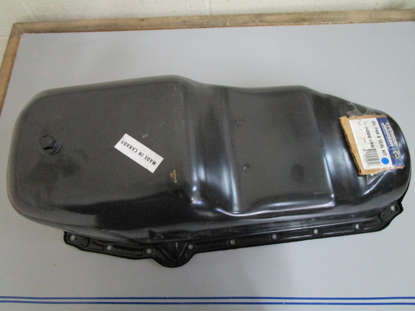 *NEW OEM* 0820 OMC Johnson Evinrude Oil Pan 5006166