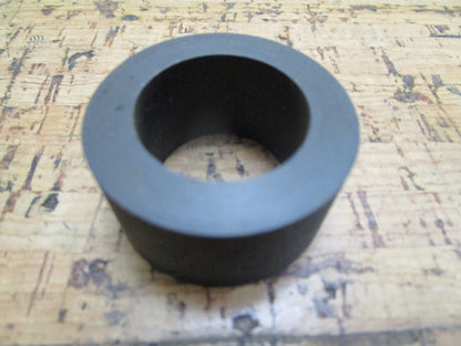 *NEW OEM* 0810 OMC Johnson Evinrude Cushion 315305 0315305