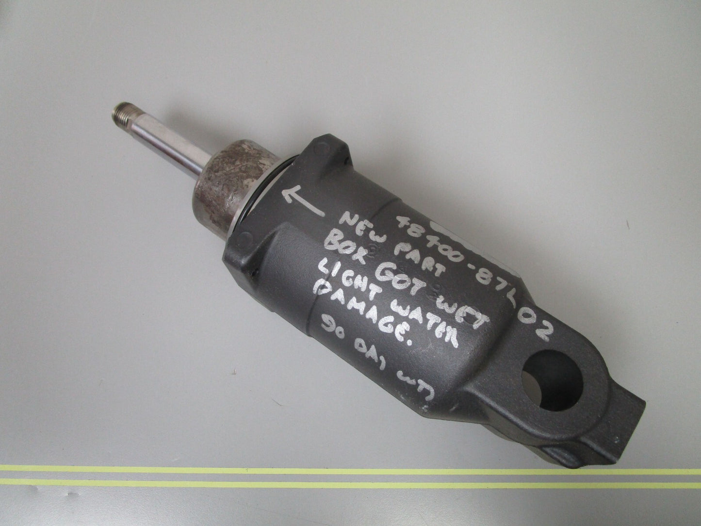 *NEW OEM* *6 MONTH WARRANTY* 0720 Suzuki 70 80 90 hp Manifold Ay 48400-87L02