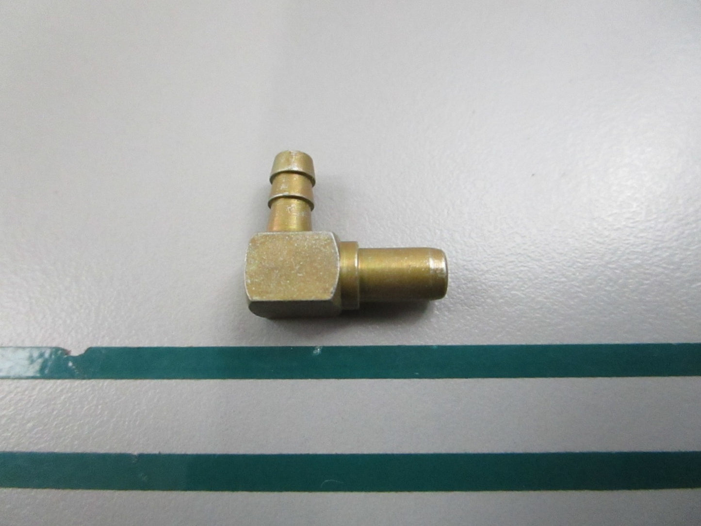 NEW OEM 335369 0335369 OMC Johnson Evinrude Nipple 0810
