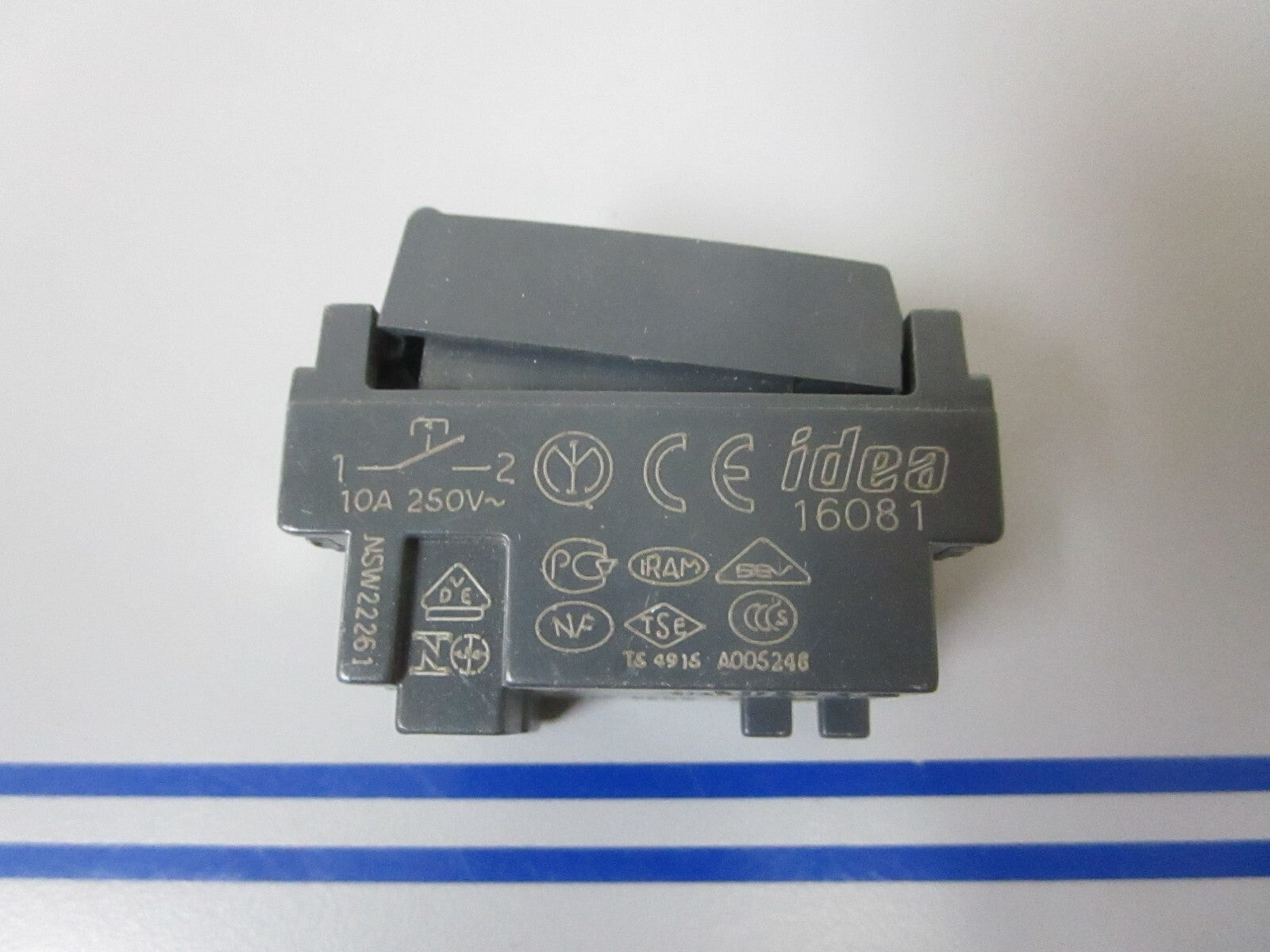 *NEW* 0810 Vimar 10A 250V Switch 16081