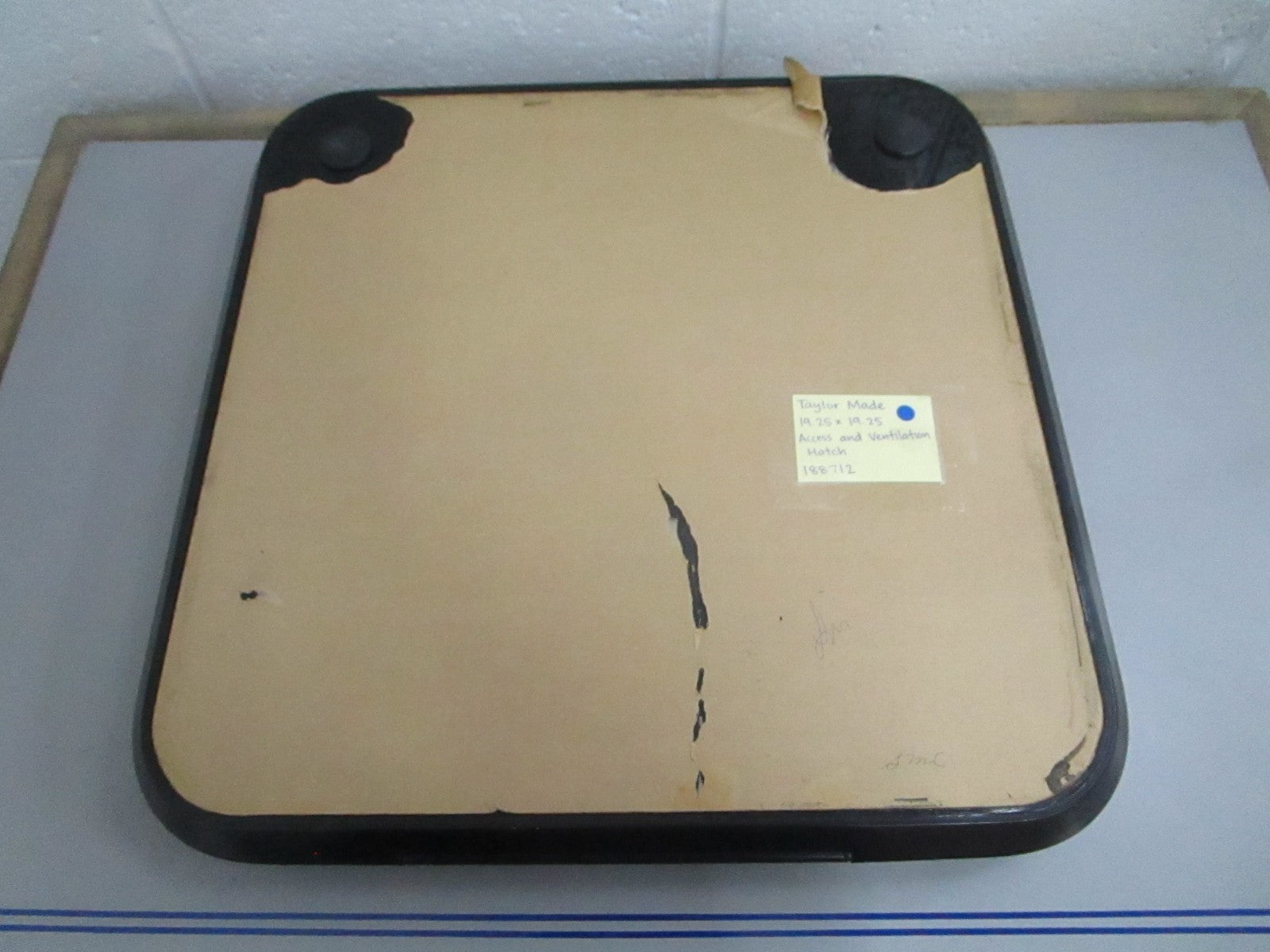 *NEW OEM* 0820 Taylor Made 19.25×19.25 Access and Ventilation Hatch 188712