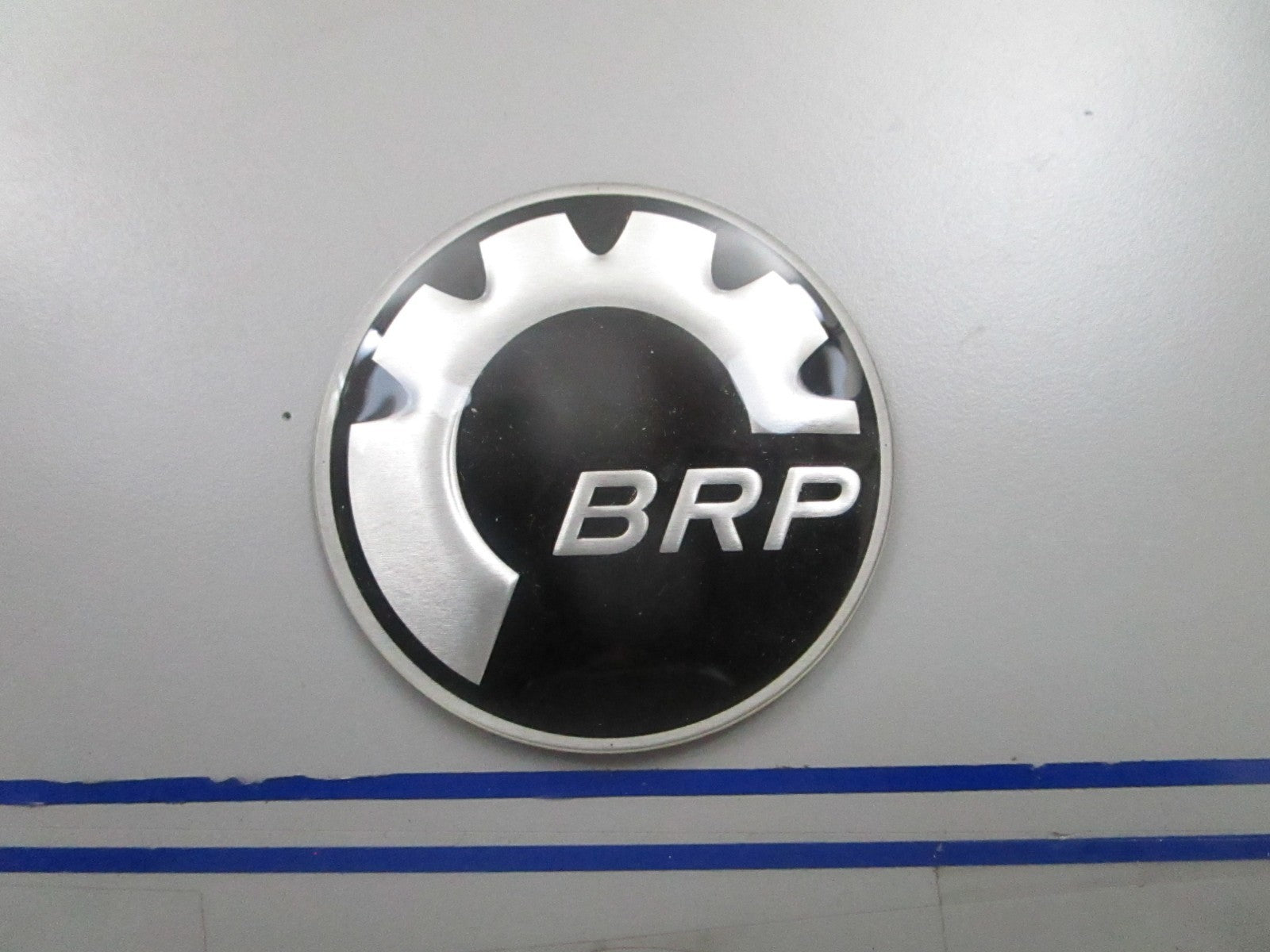 *NEW OEM* 0810 OMC Johnson Evinrude 68MM Logo Lens 352505 0352505