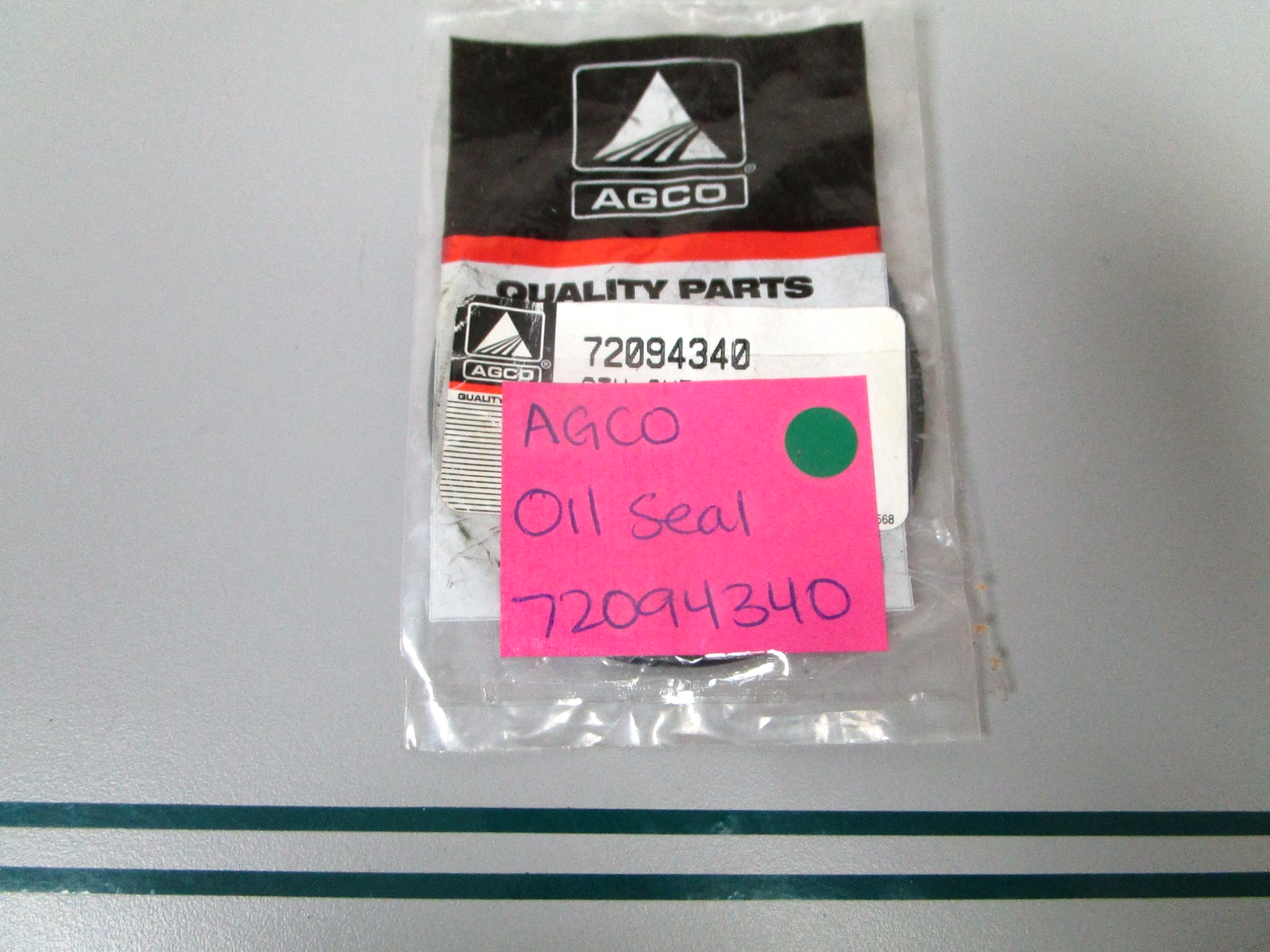 NEW OEM 72094340 AGCO Oil Seal 0810