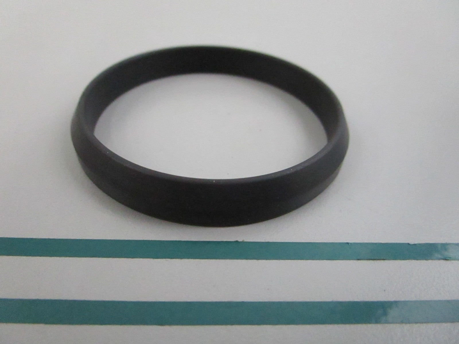 NEW OEM 27035-05 Harley Davidson Seal 0810