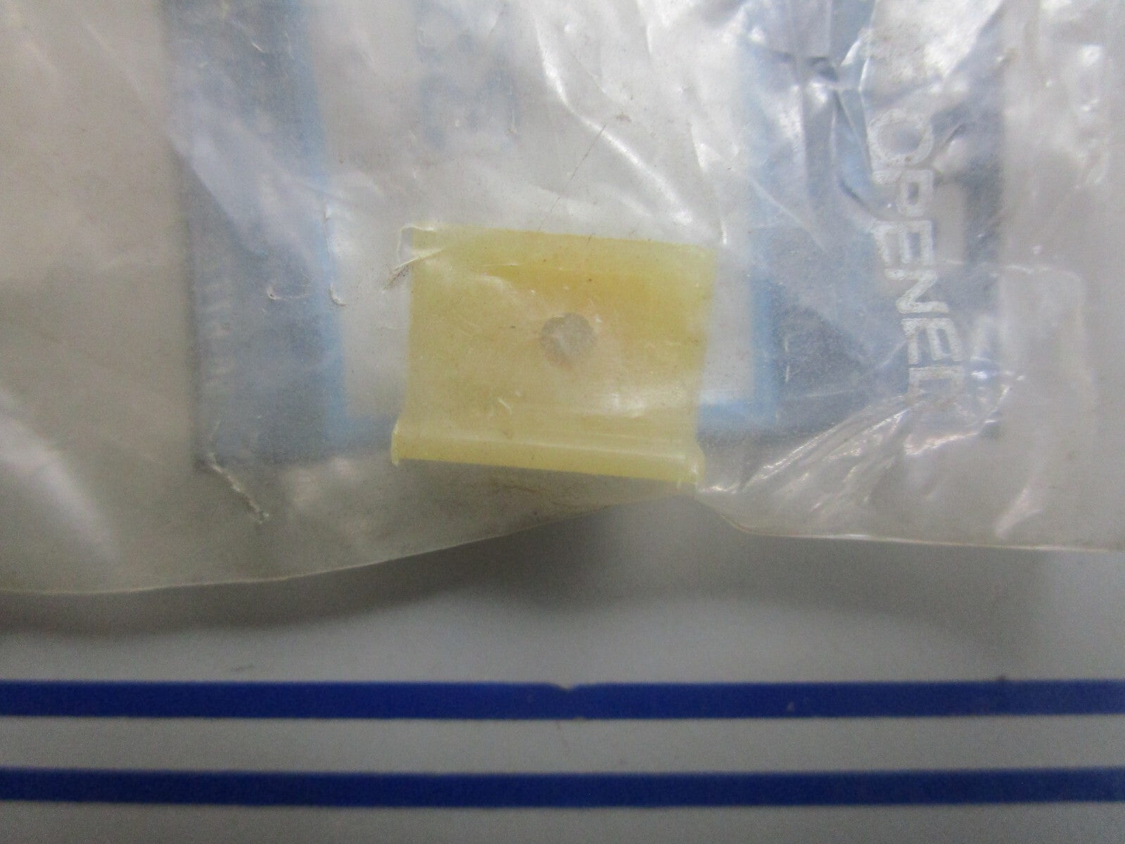 *NEW OEM* 0810 Mercury Quicksilver Insulator 336-4460