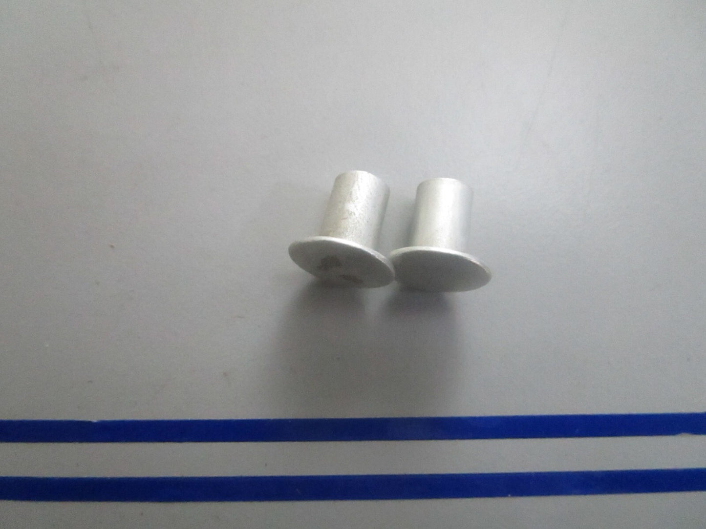 *NEW OEM* (LOT OF 3) 0810 OMC Johnson Evinrude Rivet 318836 0318836
