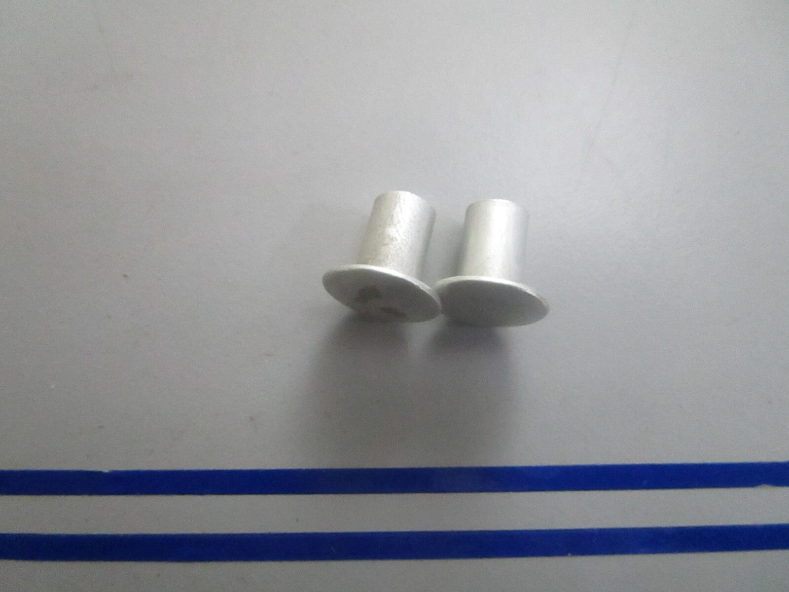 *NEW OEM* (LOT OF 3) 0810 OMC Johnson Evinrude Rivet 318836 0318836