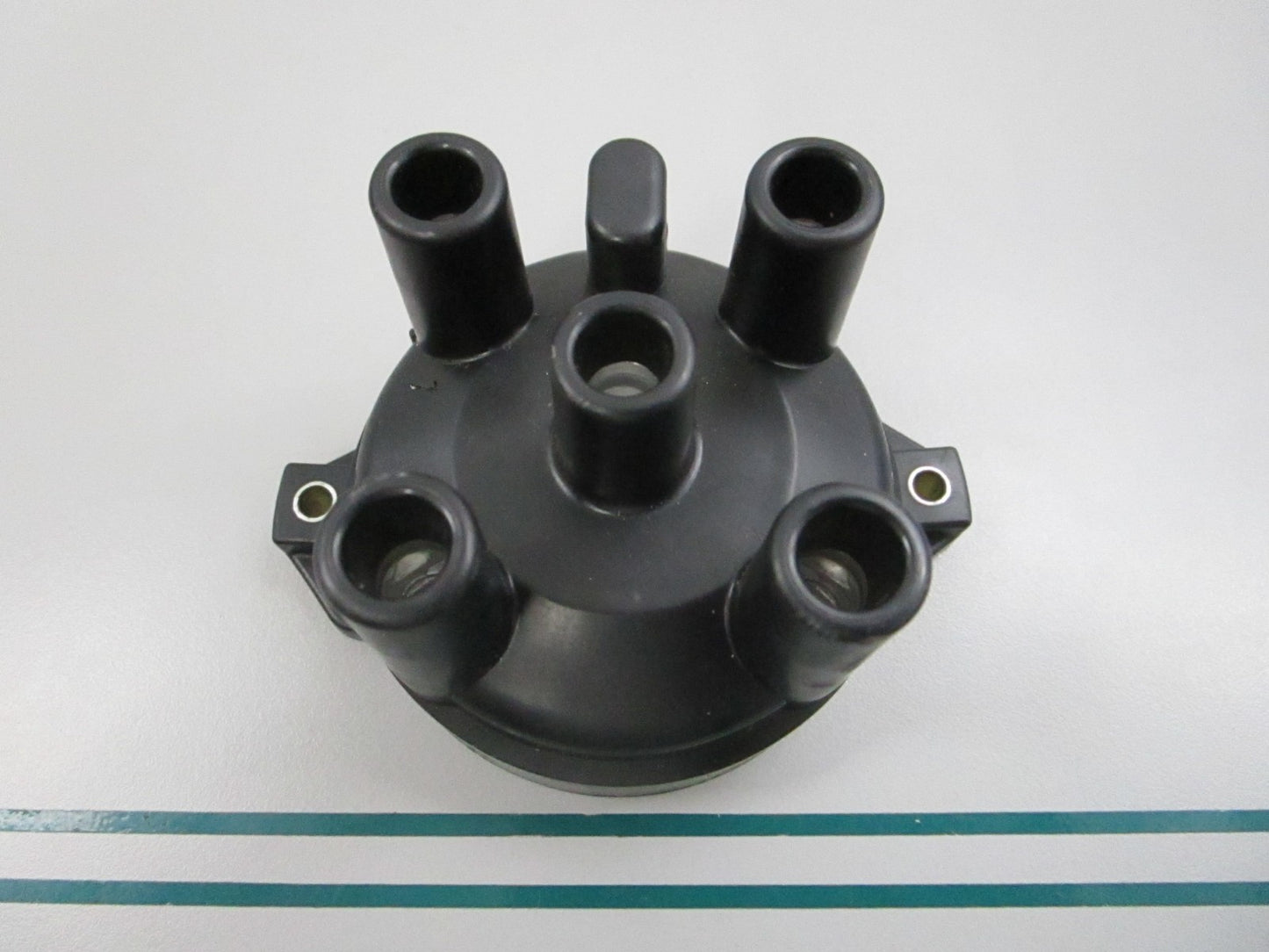 NEW OEM 03269 Bosch Distributor Cap 0810