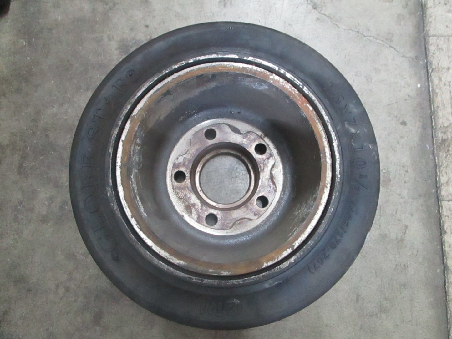 *NEW OEM* 0820 Globestar GRI (POB) 16"×7"×10½" Forklift Wheel & Tire A220801161