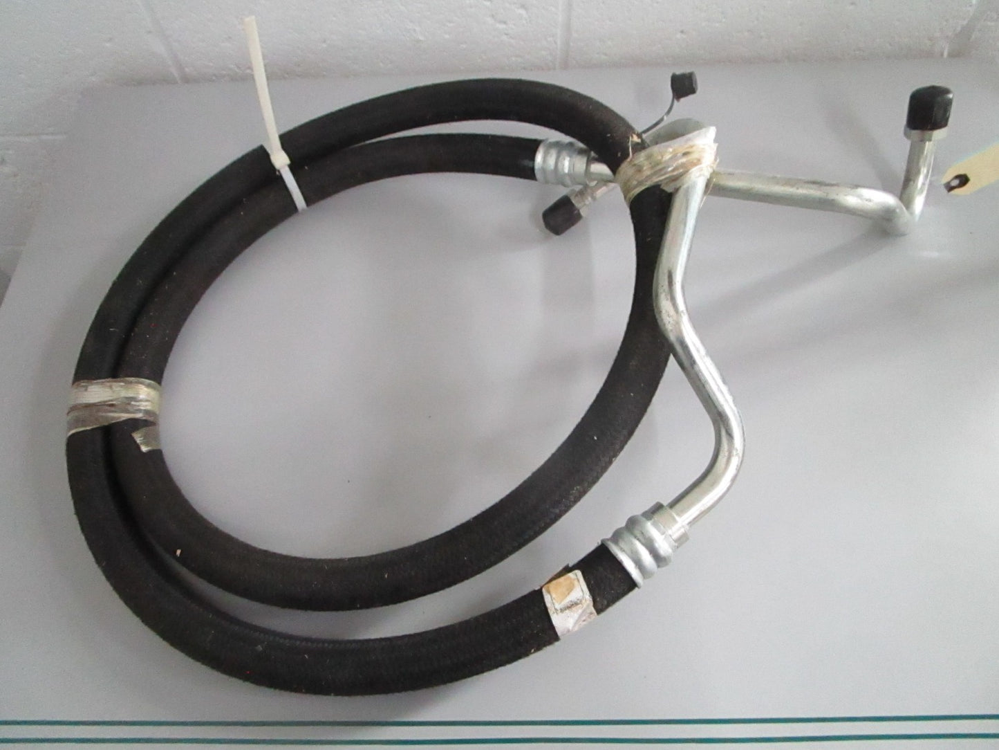 NEW OEM RE225312 John Deere Line 0820