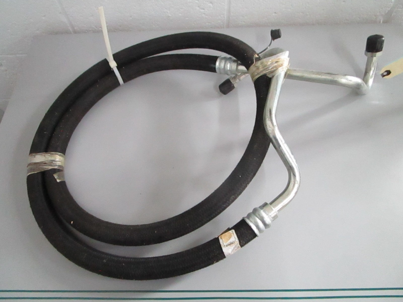 NEW OEM RE225312 John Deere Line 0820