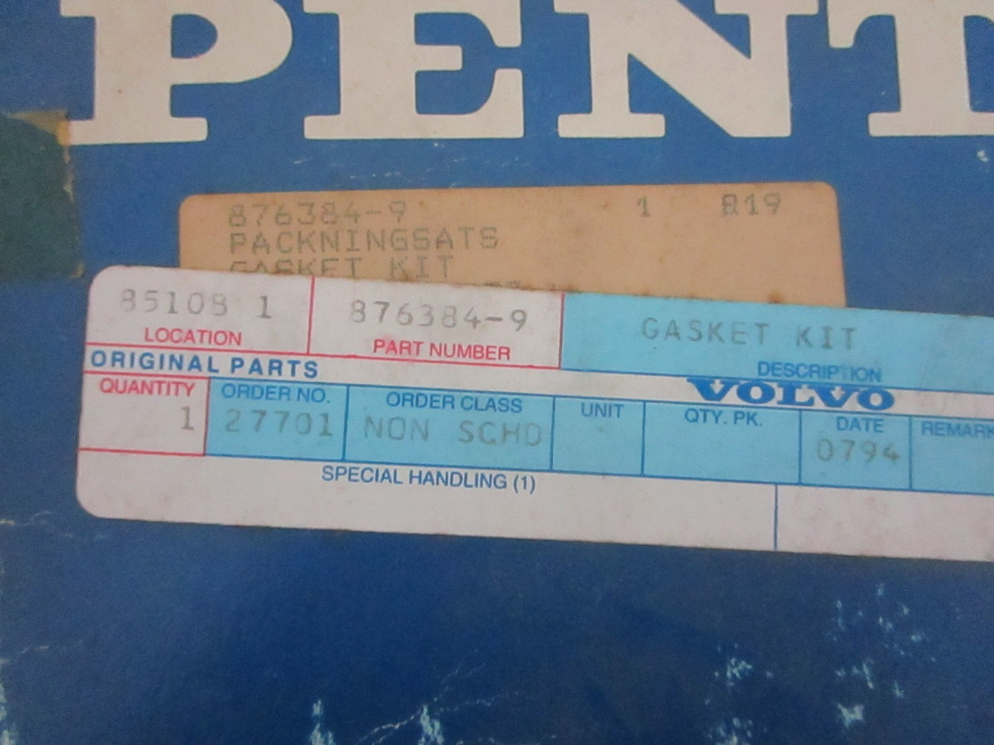 NEW OEM 876384 Volvo Penta Gasket Kit 0820