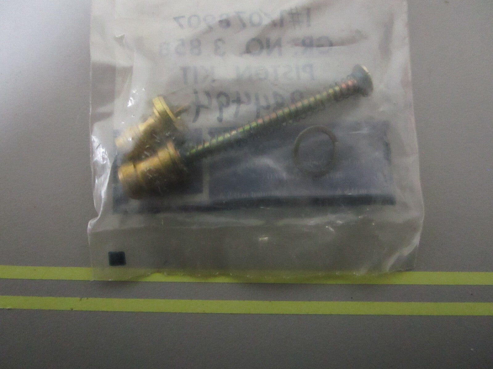 *NEW OEM* 0720 OMC Johnson Evinrude Piston Kit 984494 0984494
