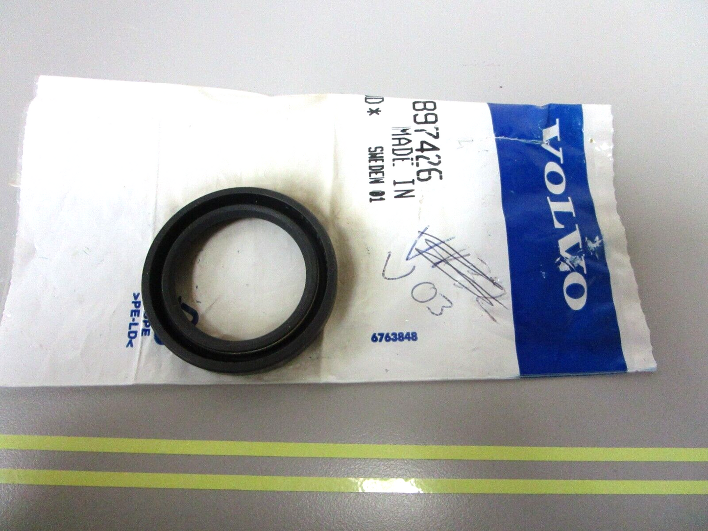 *NEW OEM* 0750 Volvo Penta OIL SEAL 897426