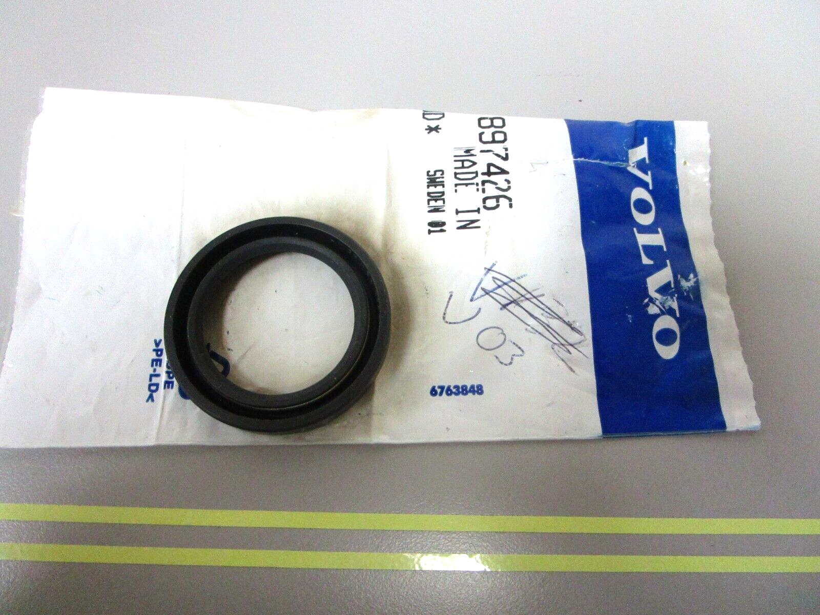 *NEW OEM* 0750 Volvo Penta OIL SEAL 897426
