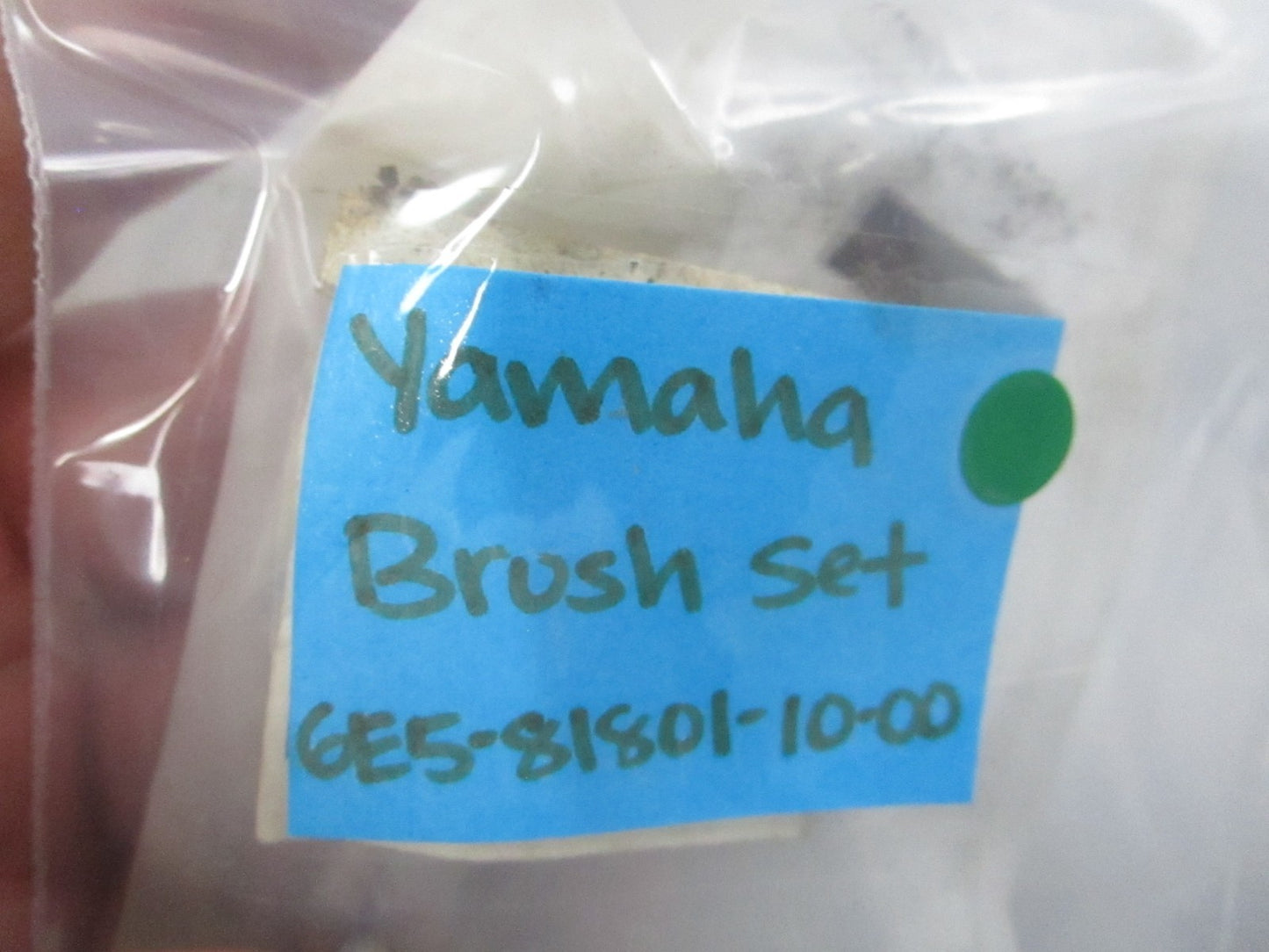 NEW OEM 6E5-81801-10-00 Yamaha Brush Set 0810