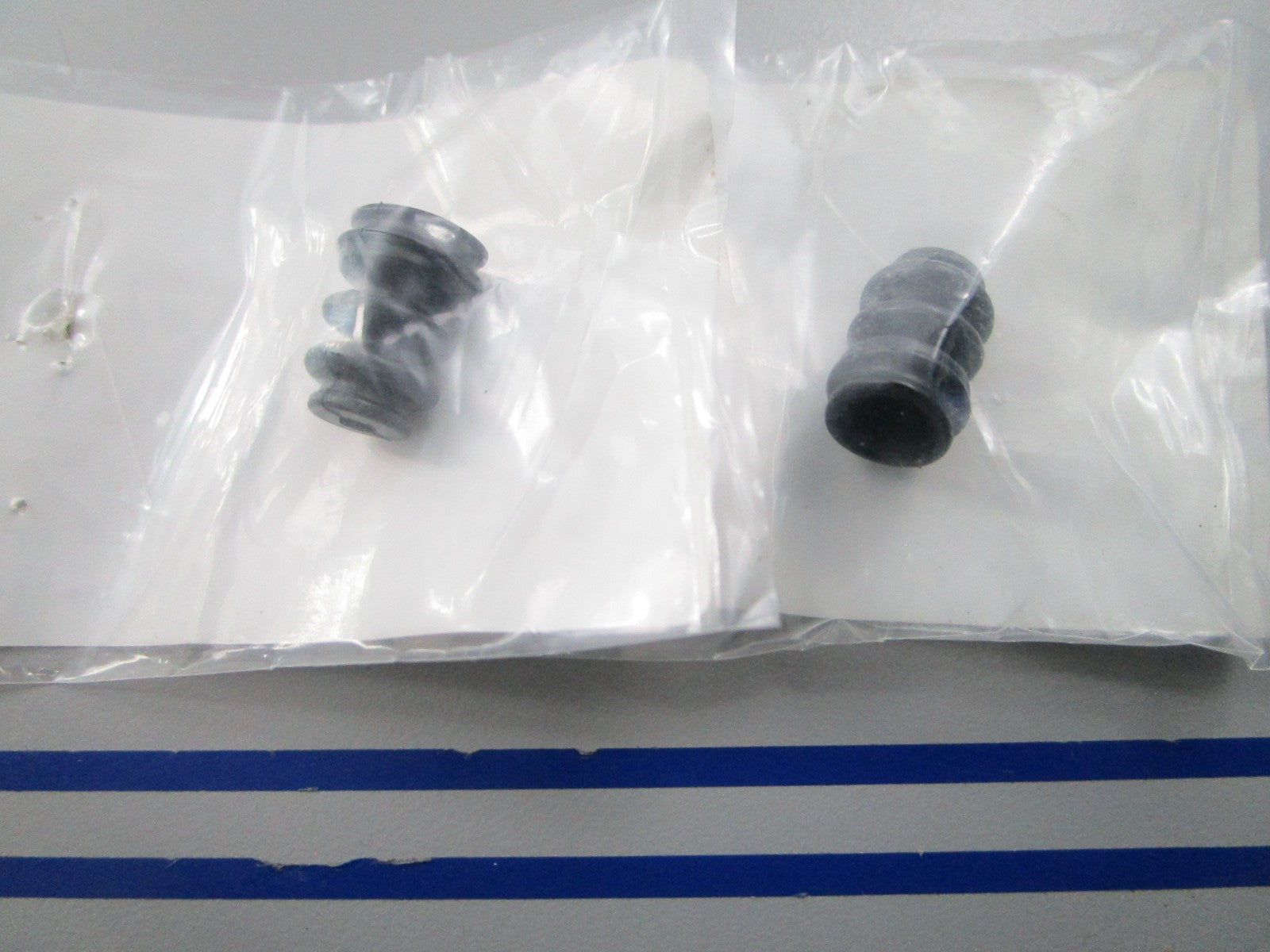NEW OEM (LOT OF 2) 3R3-03311-1 3R3033111 Tohatsu Rubber Boot 0810