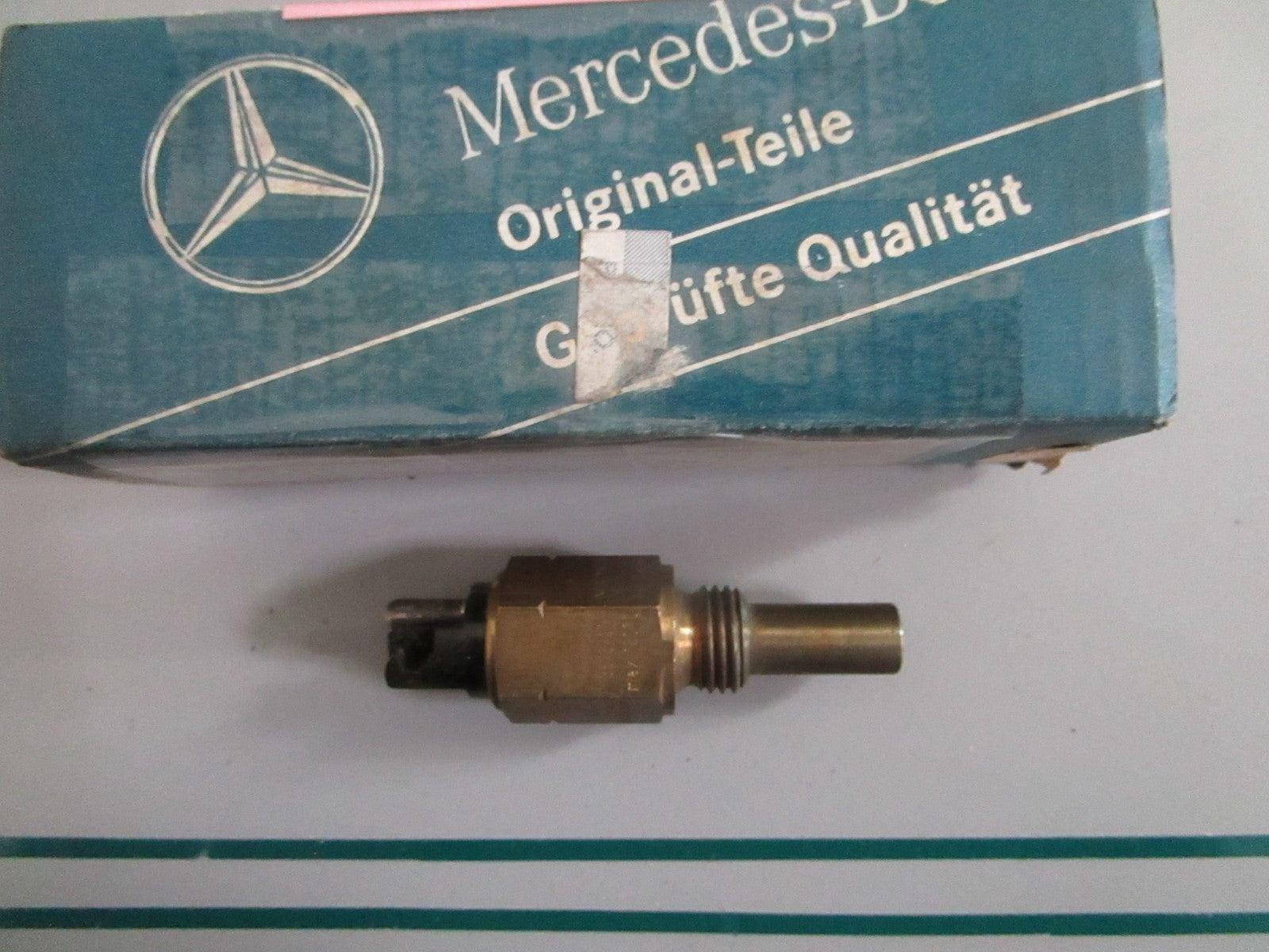 NEW OEM 0065451124 Mercedes-Benz Temperature Switch 0820