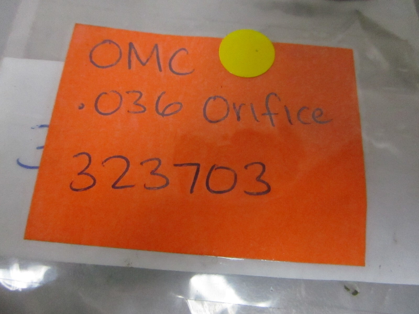 *NEW OEM* 0810 OMC Johnson Evinrude .036 Orifice 323703 0323703
