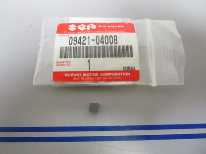 *NEW OEM* 0810 Suzuki Key 09421-04008
