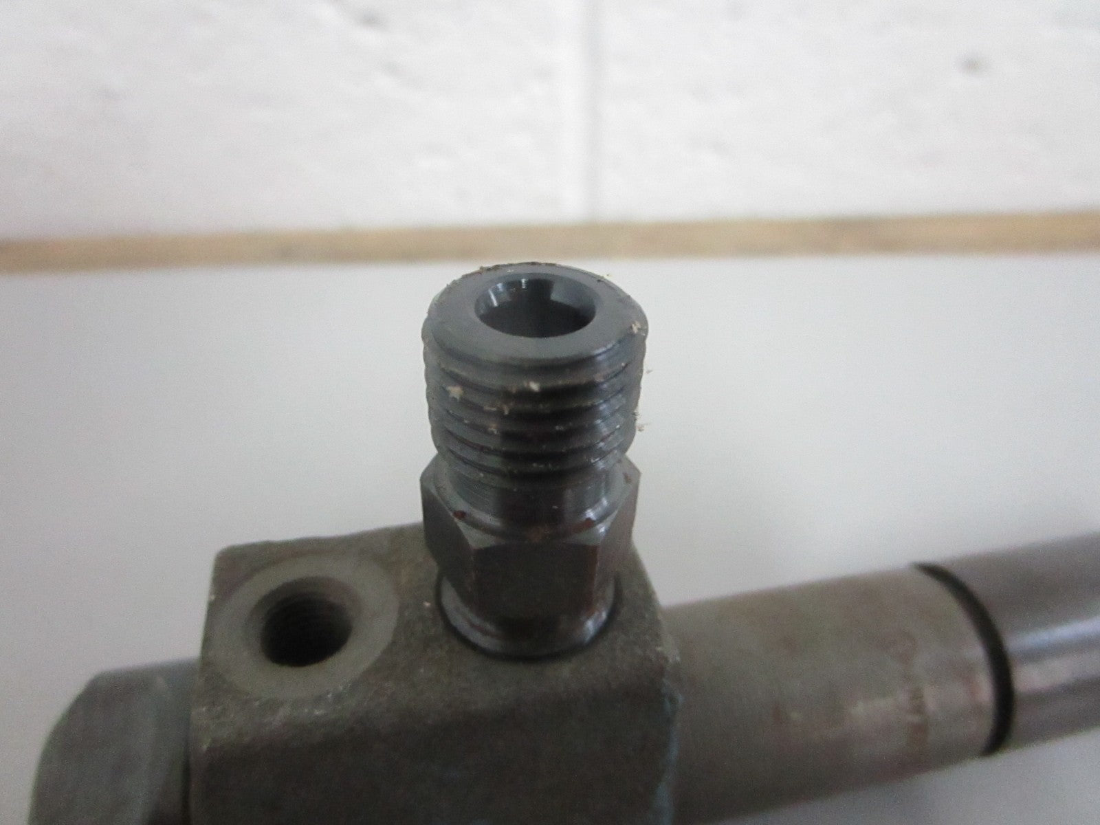 *NEW OEM* 0820 Volvo Penta Fuel Injector 833191