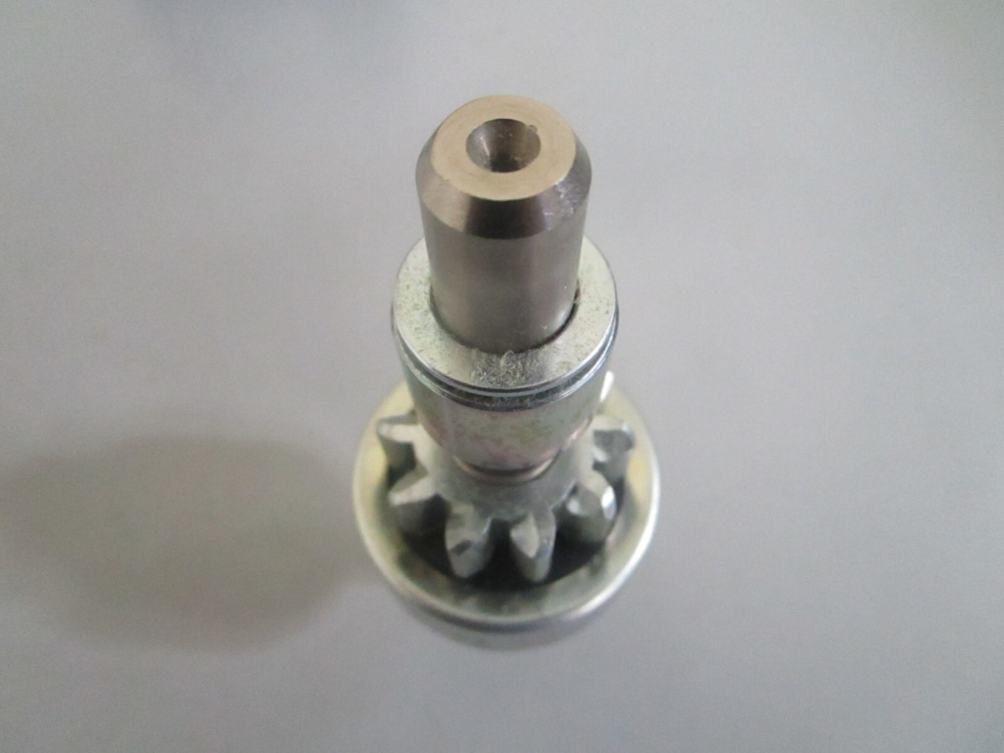 *NEW OEM* 0820 OMC Johnson Evinrude Pinion Shaft Ay 5004518
