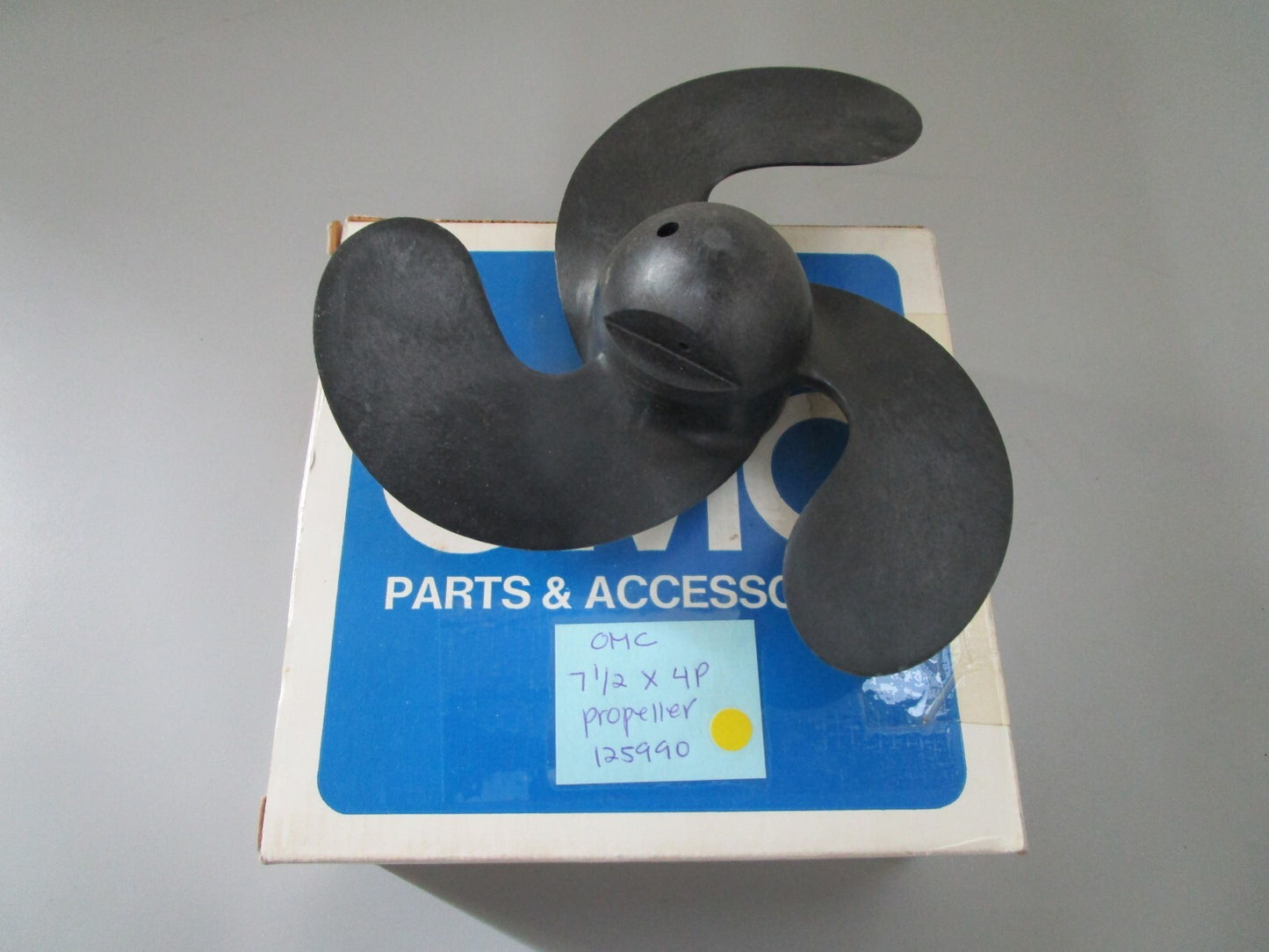 *NEW OEM* 0810 OMC Johnson Evinrude 7 1/2 x 4P Propeller 125990 0125990