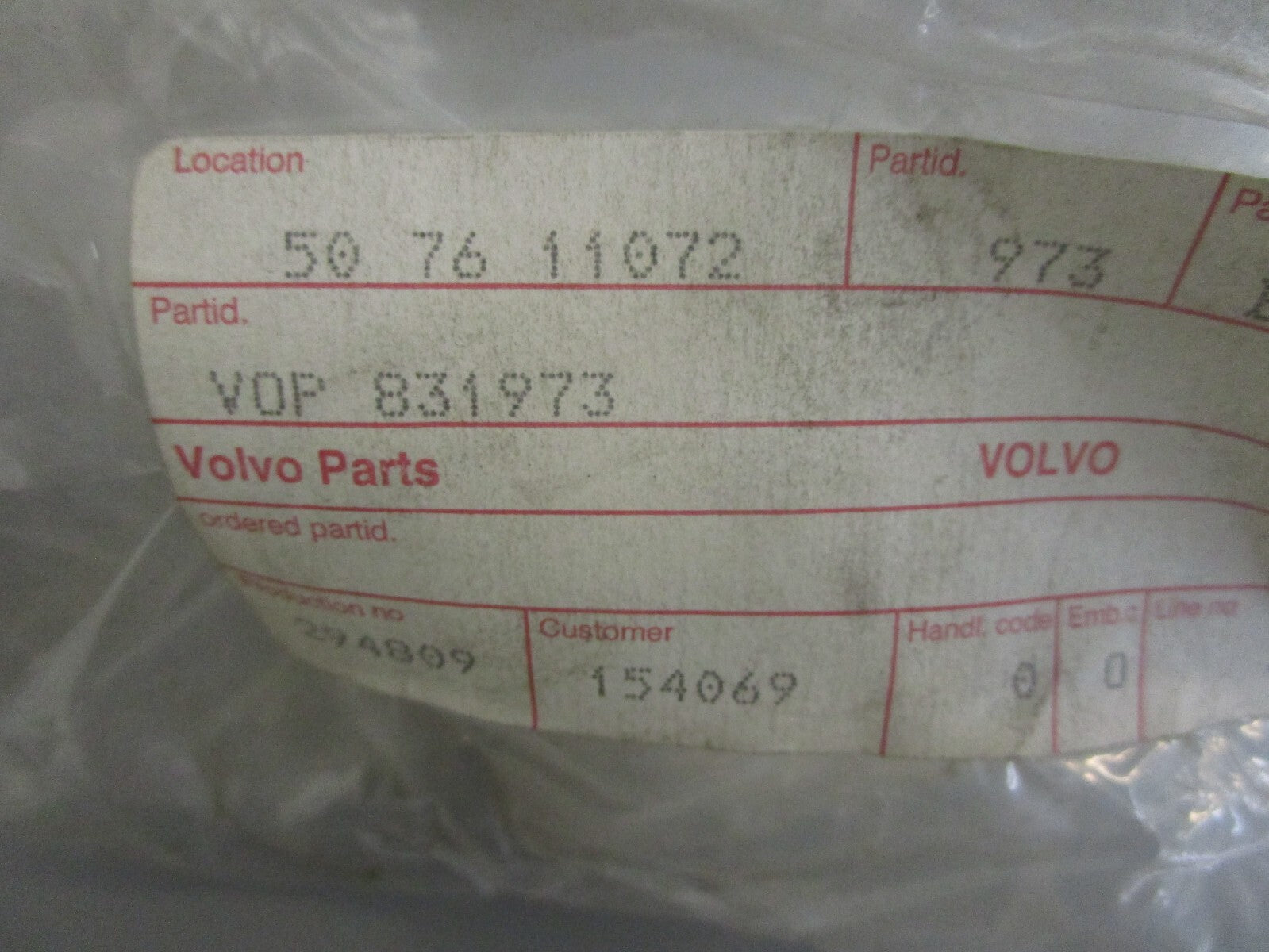 *NEW OEM* 0820 Volvo Penta Engine Bracket 831973