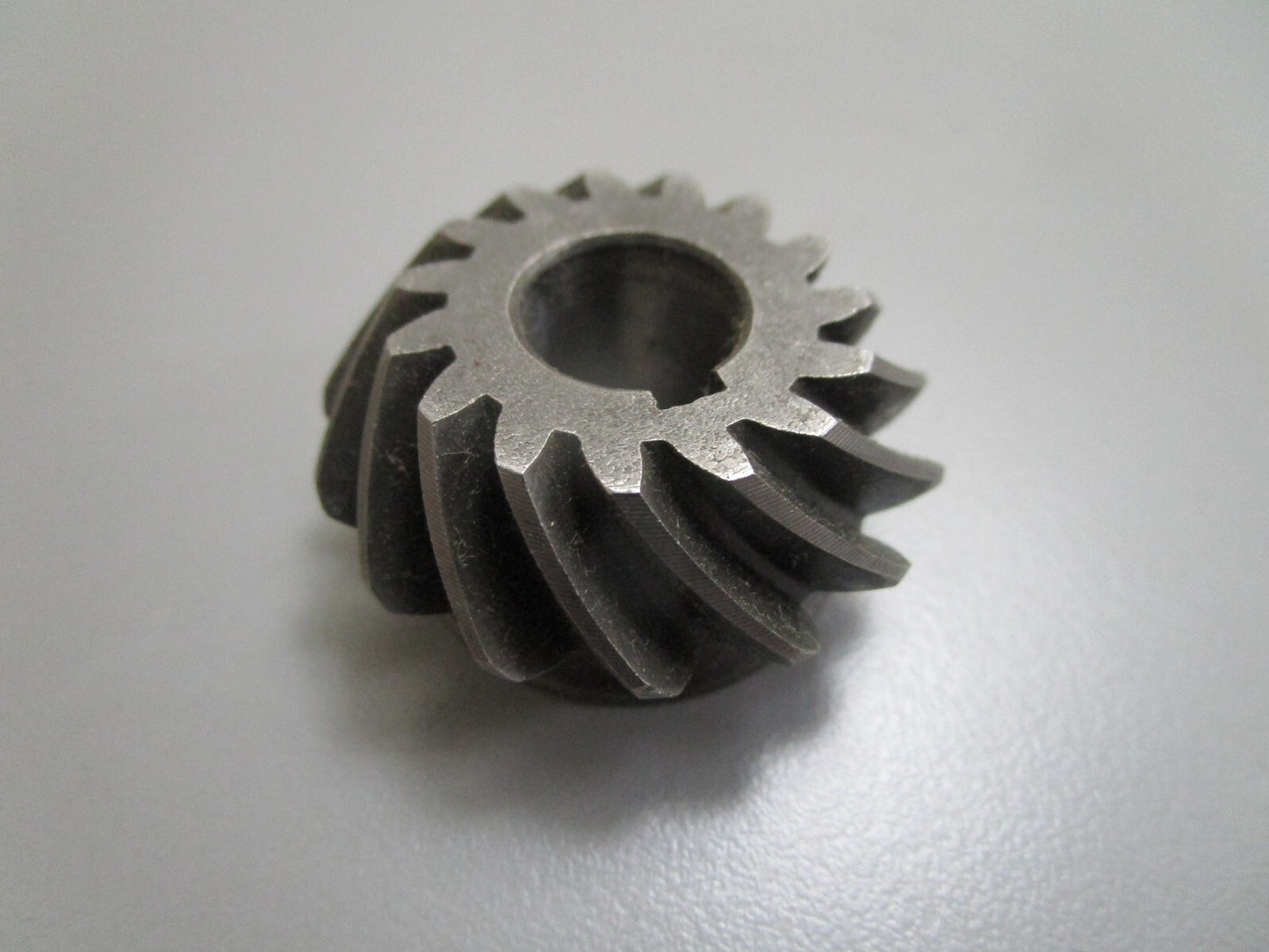 *NEW OEM* 0820 OMC Johnson Evinrude 15T Pinion 304009 0304009