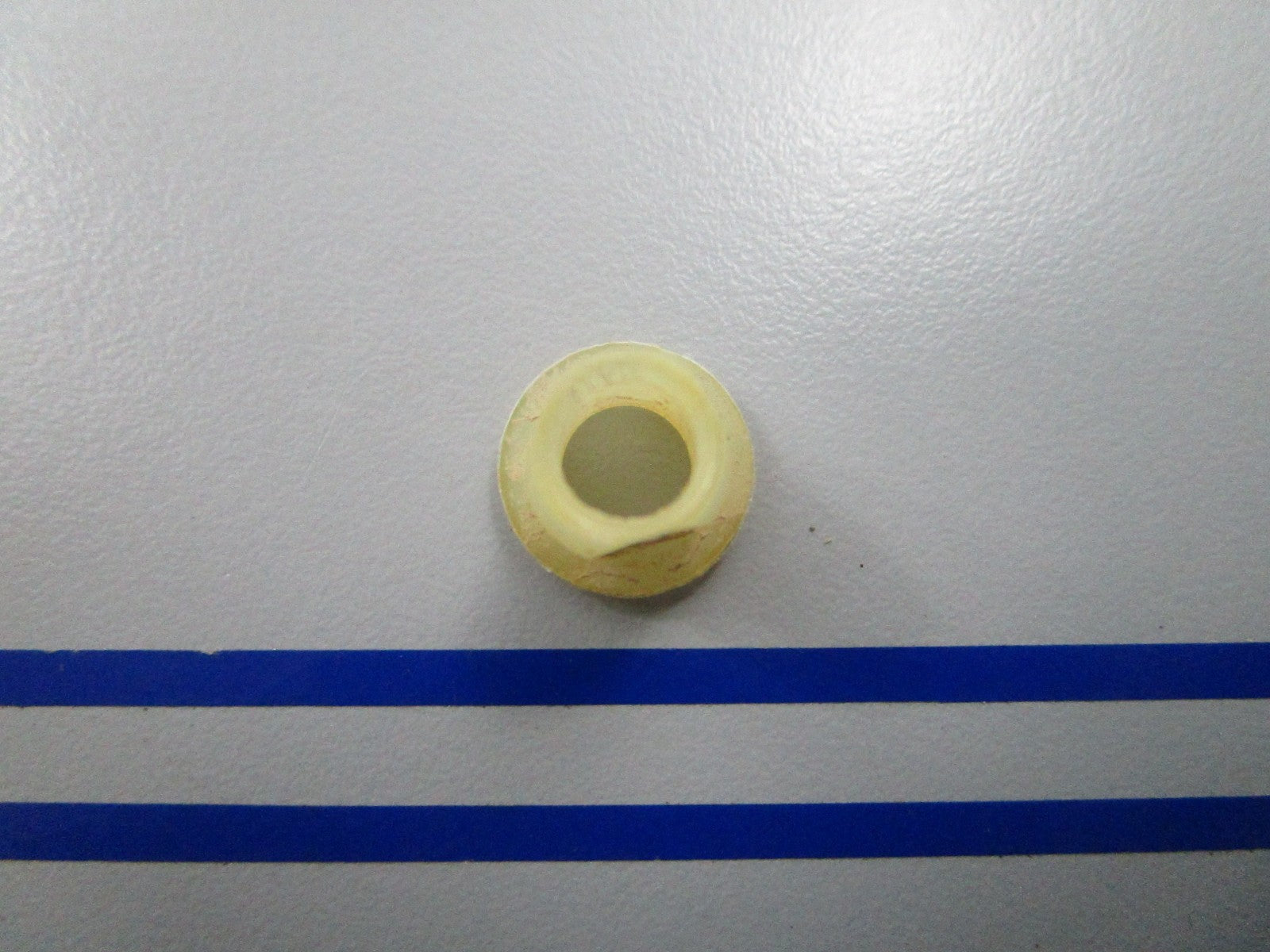 NEW OEM 121498 0121498 OMC Johnson Evinrude Retainer 0810