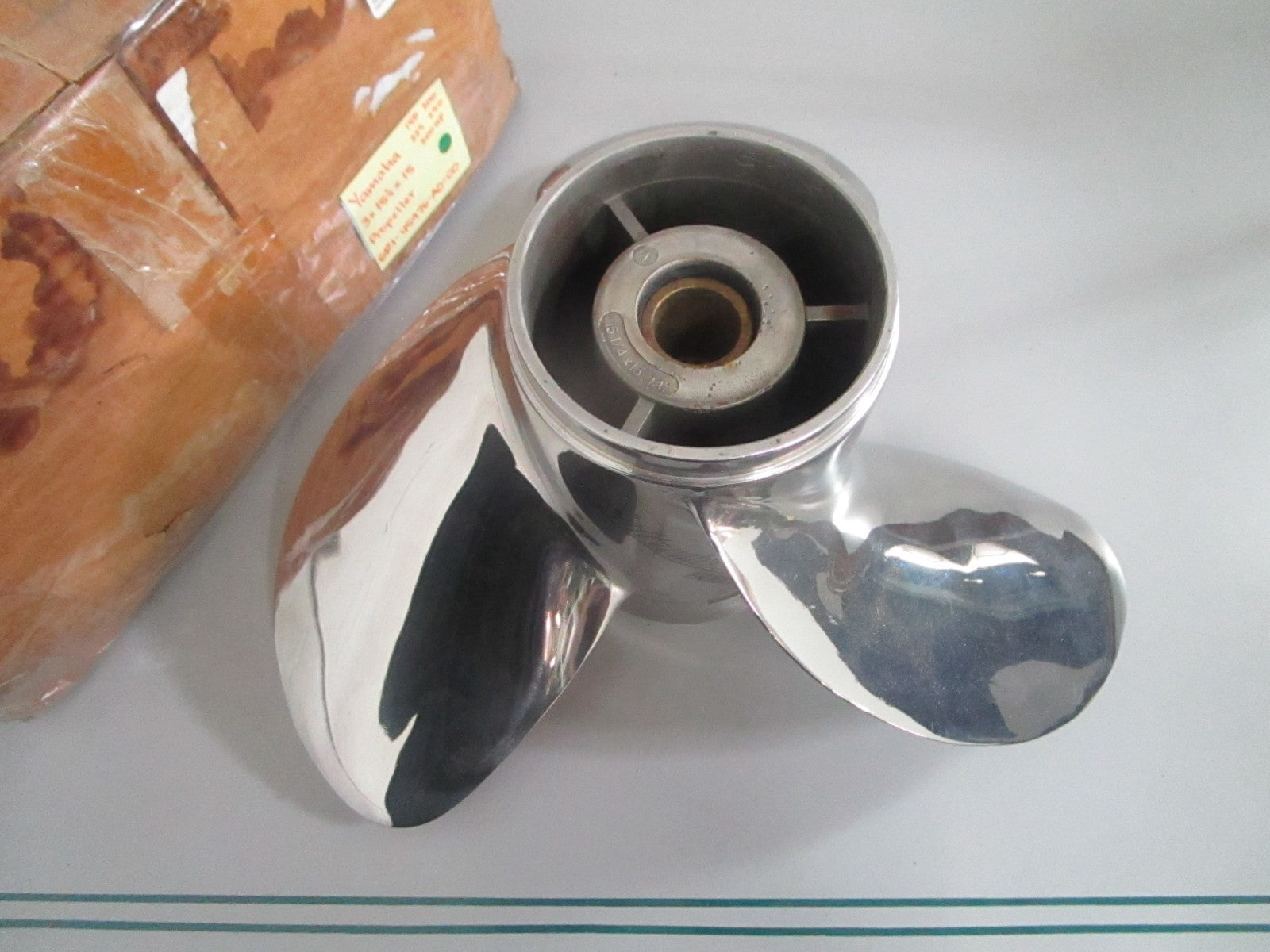 NEW OEM 6R1-45976-A0-00 Yamaha 150-300HP 3×15¼×15 Propeller 0820