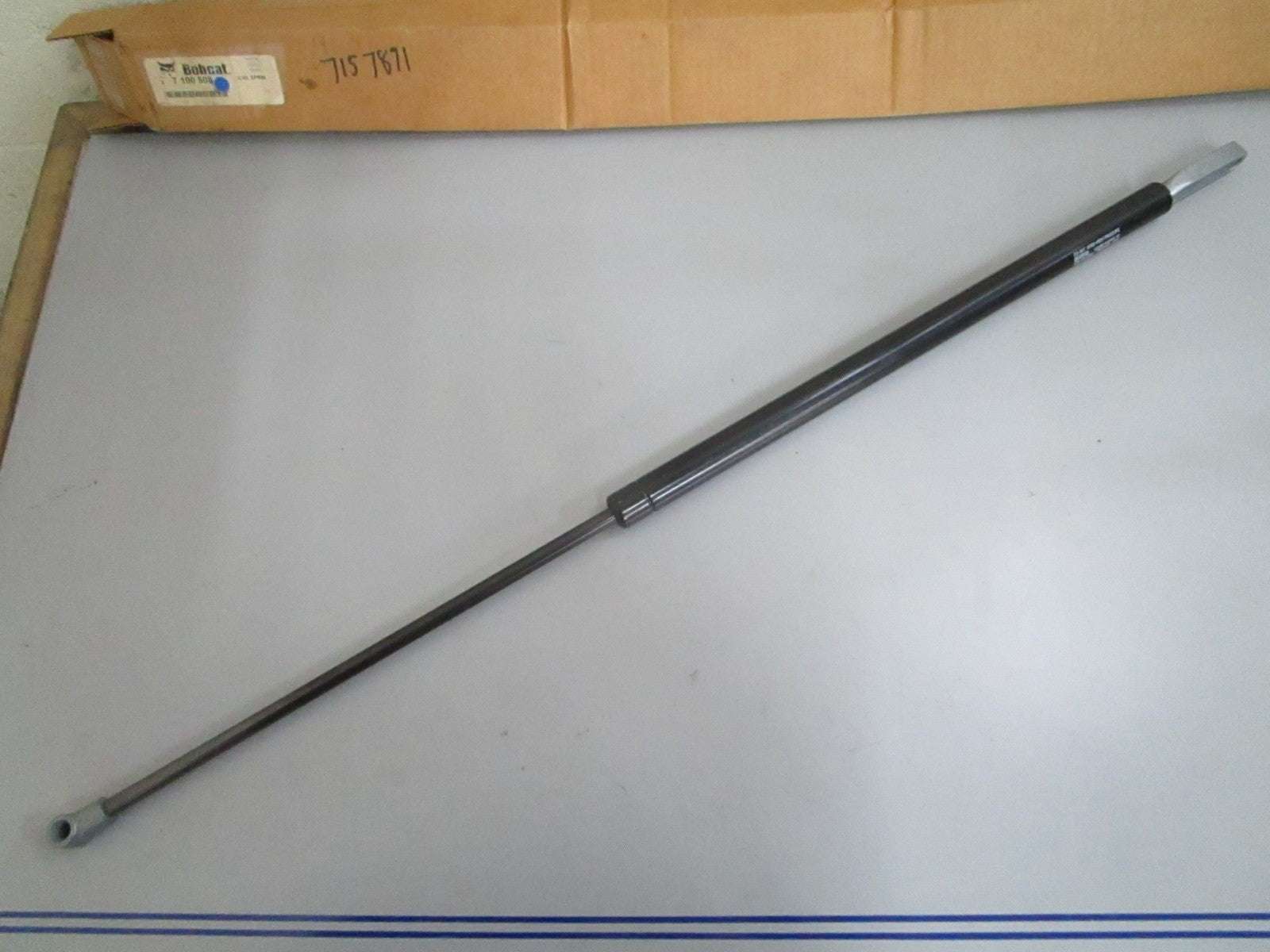 *NEW OEM* 0820 Bobcat Gas Spring 7100508