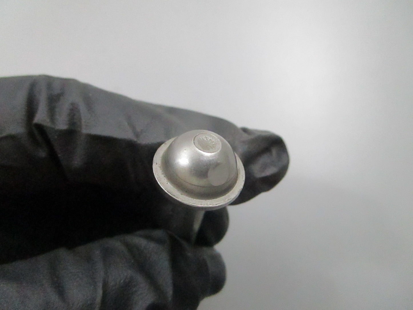 *NEW OEM* 0810 Volvo Penta Valve 873518