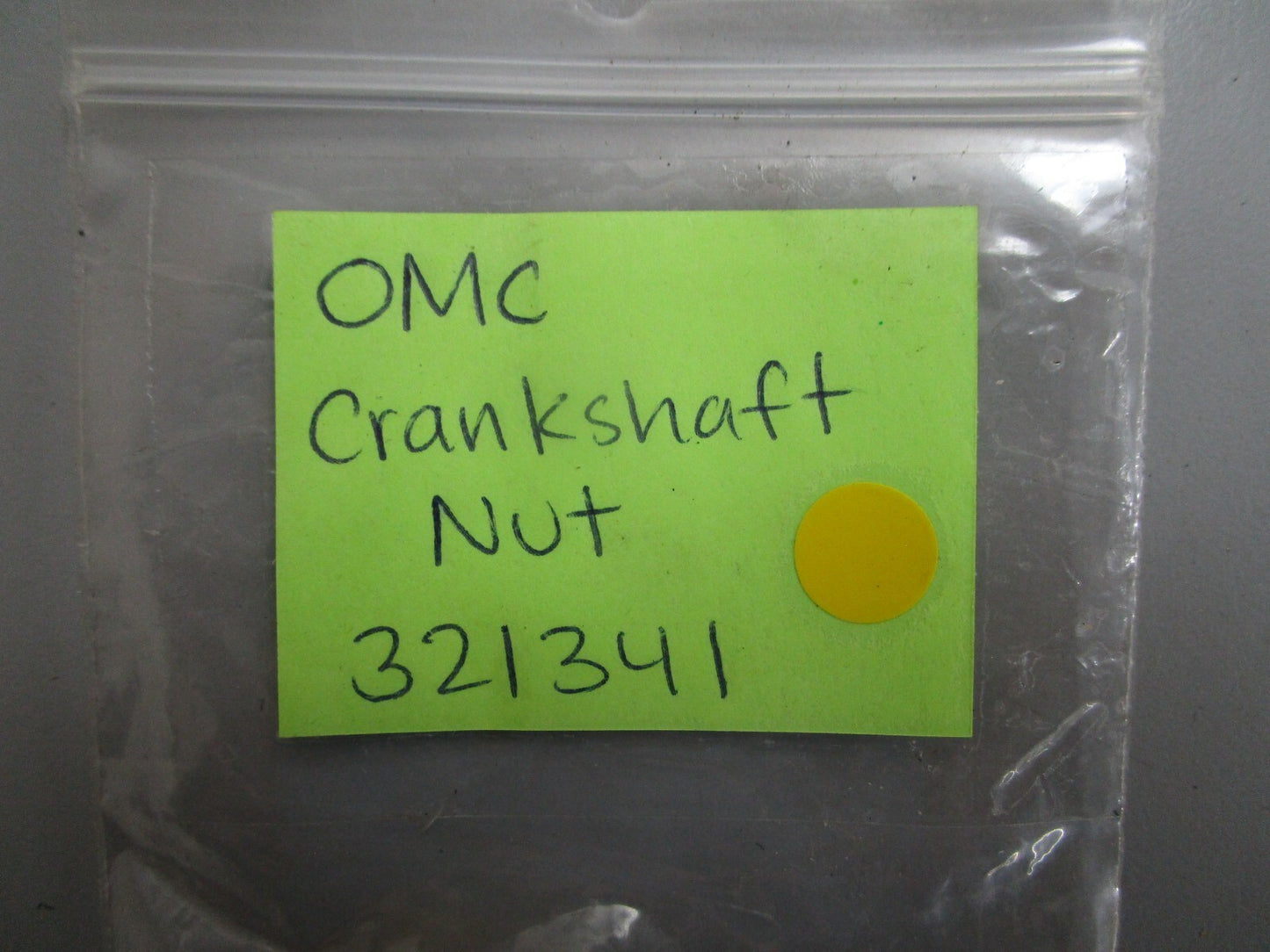 *NEW OEM* 0820 OMC Johnson Evinrude Crankshaft Nut 321341 0321341