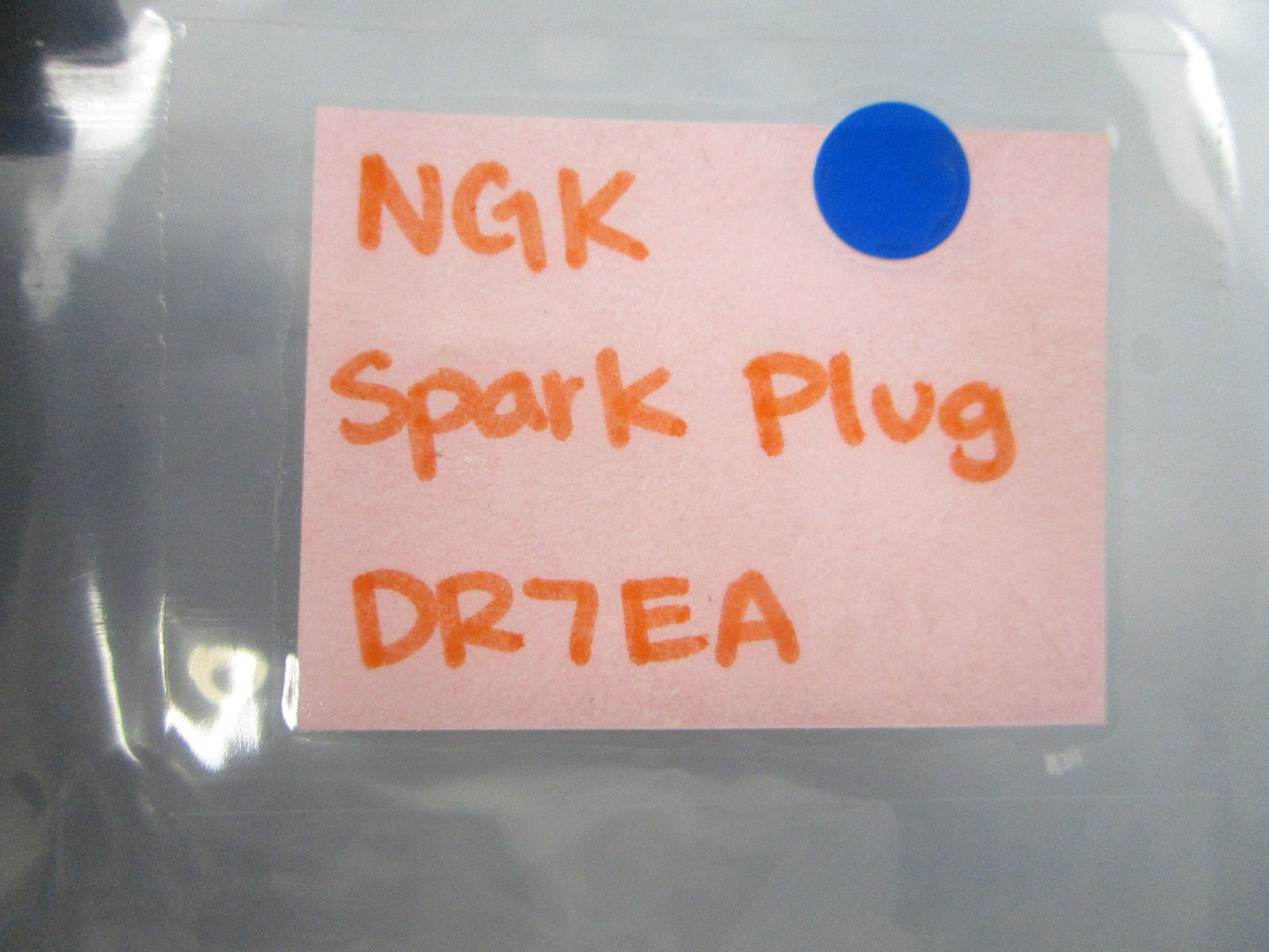 NEW (LOT OF 4) DR7EA NGK Spark Plug 0810