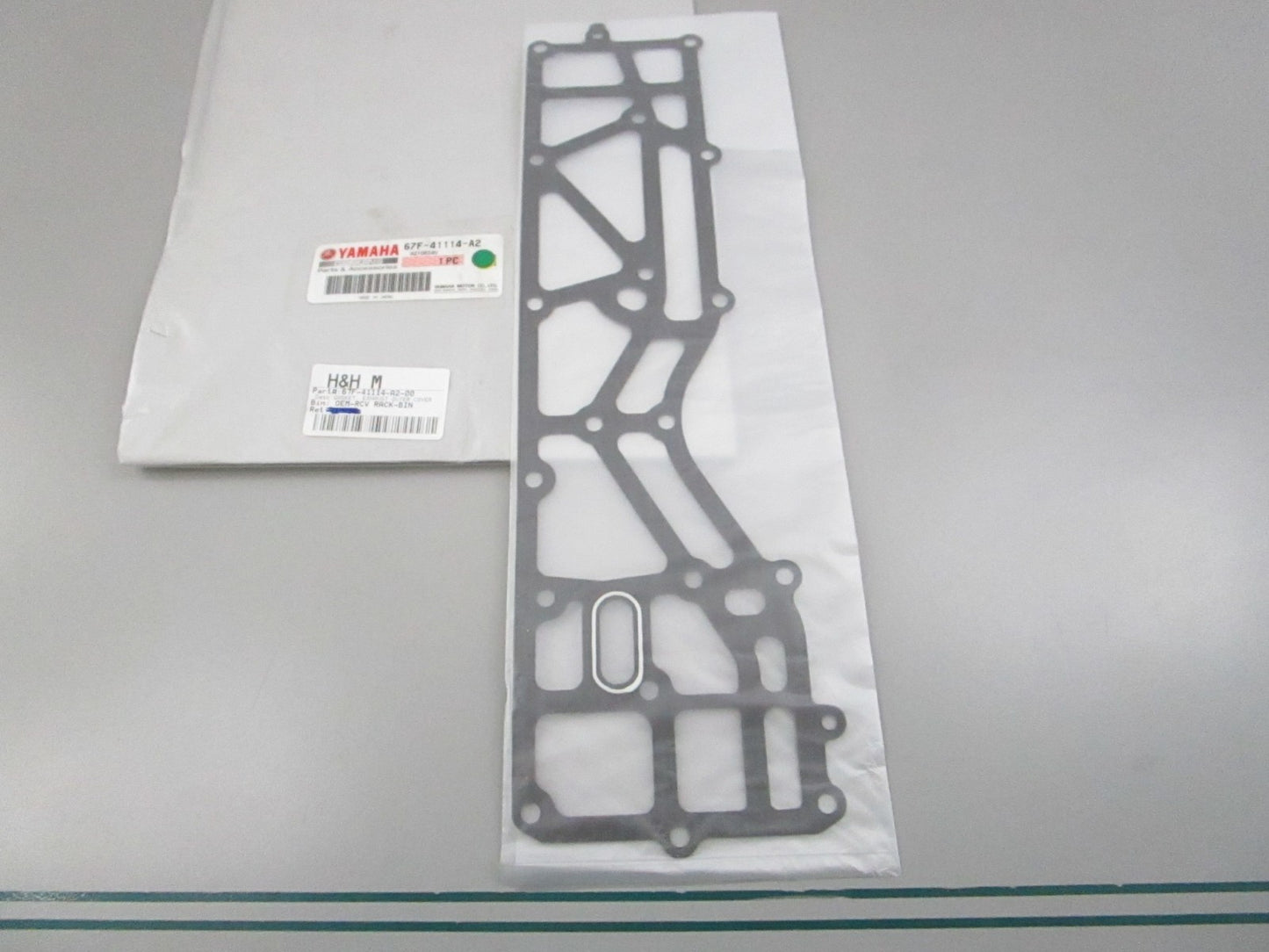 NEW OEM 67F-41114-A2-00 Yamaha Gasket 0810