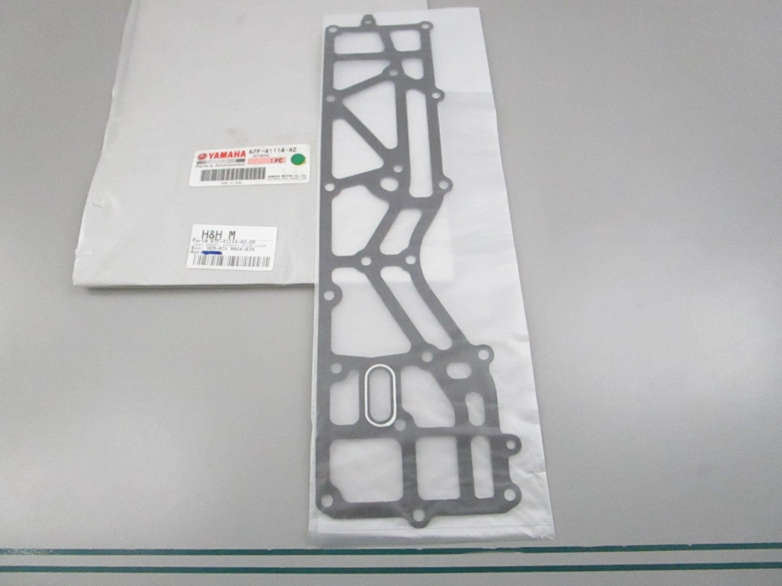 NEW OEM 67F-41114-A2-00 Yamaha Gasket 0810