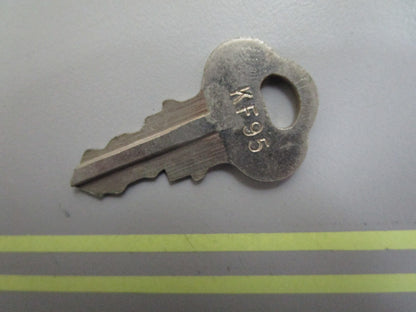 *NEW OEM* 0810 OMC Johnson Evinrude Ignition Key KF95 501610 0501610