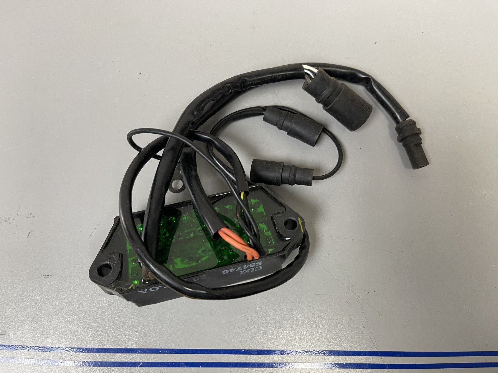 *NEW OEM* 0670 OMC Johnson Evinrude Power Pack Assembly 584746 0584746