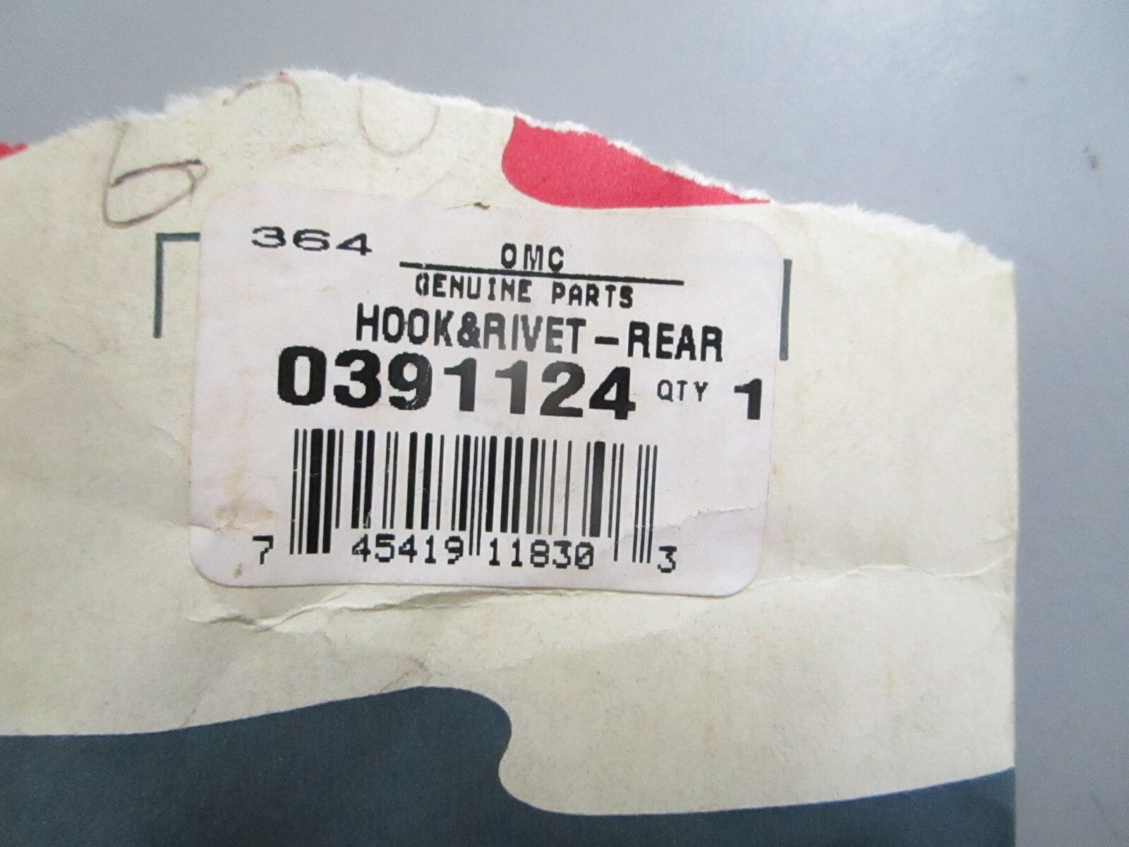*NEW OEM* 0820 OMC Johnson Evinrude Rear Hook & Rivet 391124 0391124