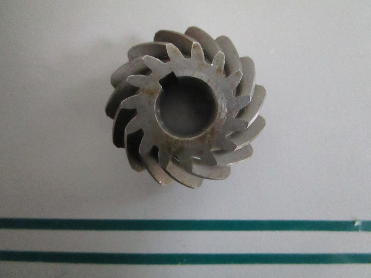 OMC NEW OEM Pinion Gear 304009 Johnson Evinrude 5.5HP 7.5HP Lower Unit 0820
